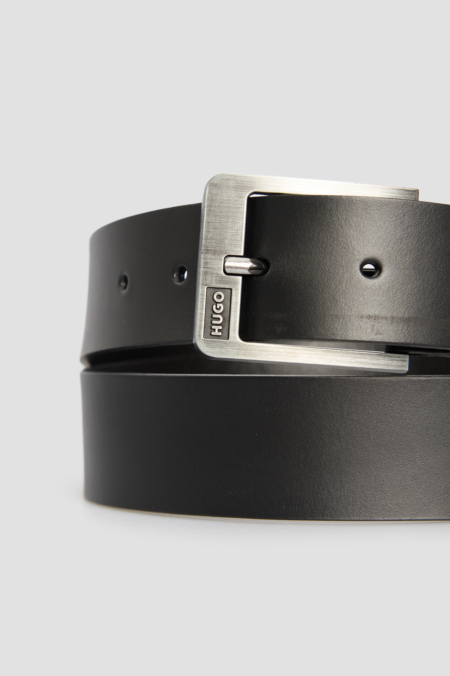 Мужской черный кожаный ремень HUGO 50548366;001