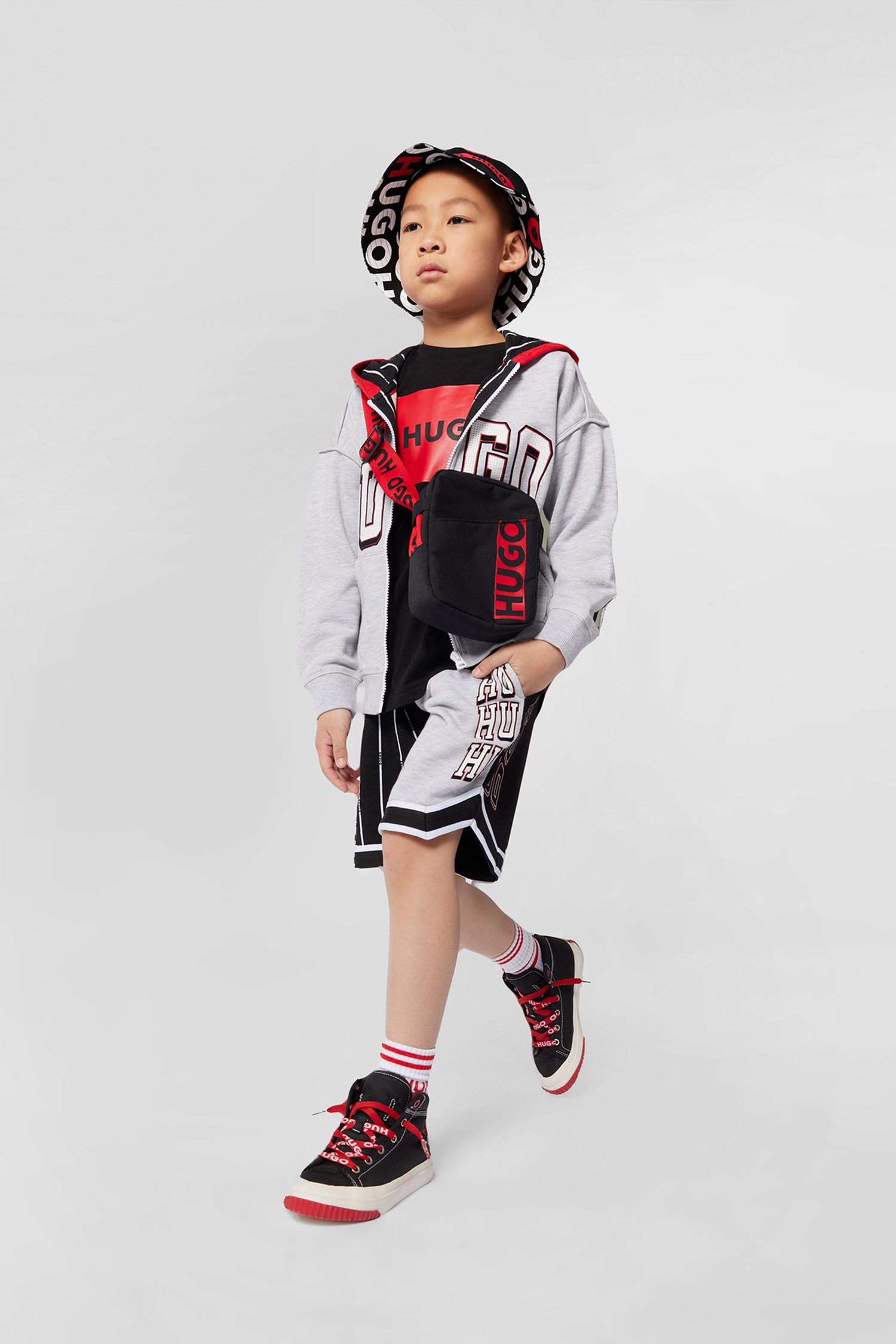Дитячі чорні шорти HUGO kids G00038;M10
