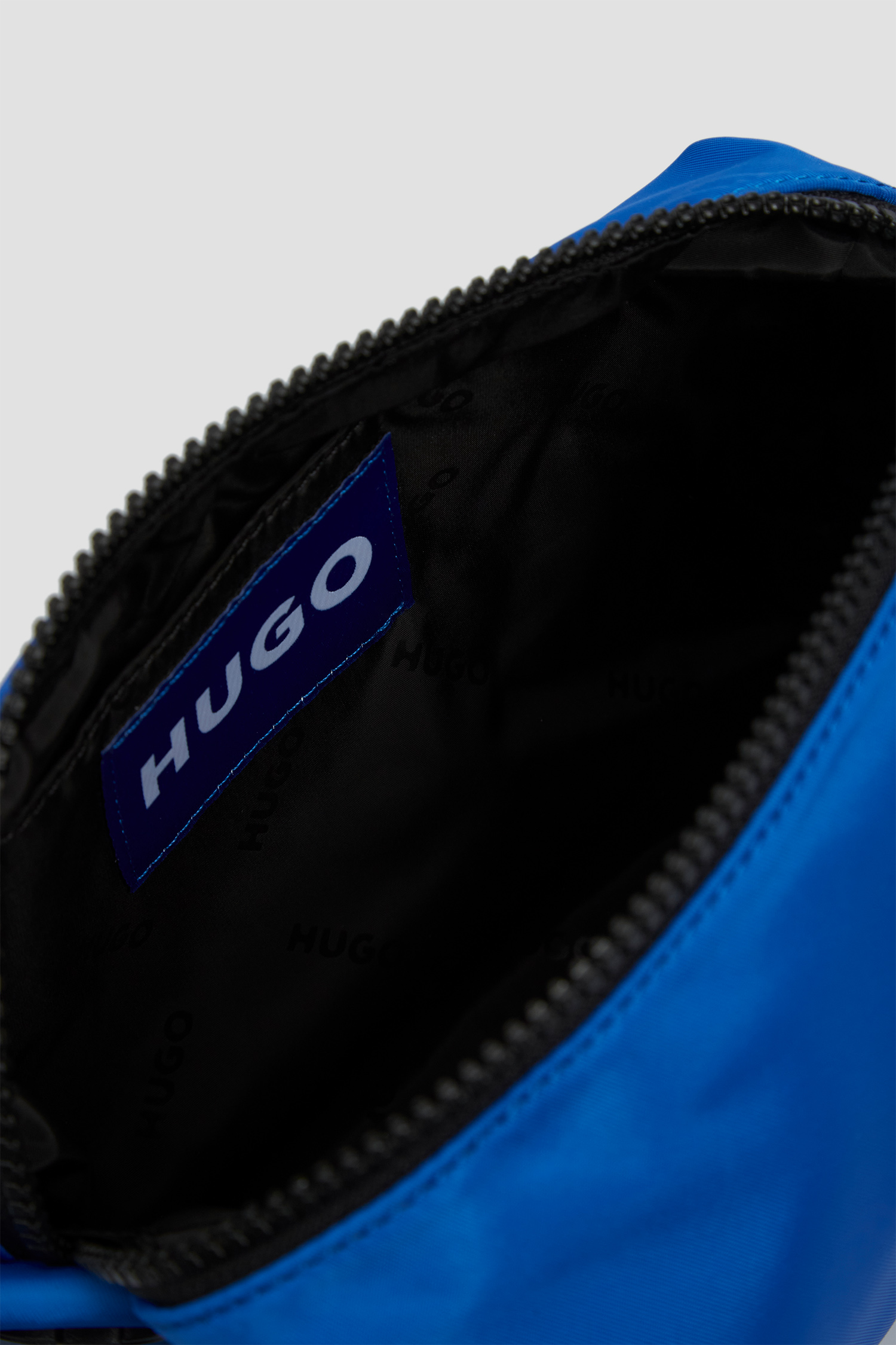 Мужская синяя сумка HUGO BLUE 50521286;493