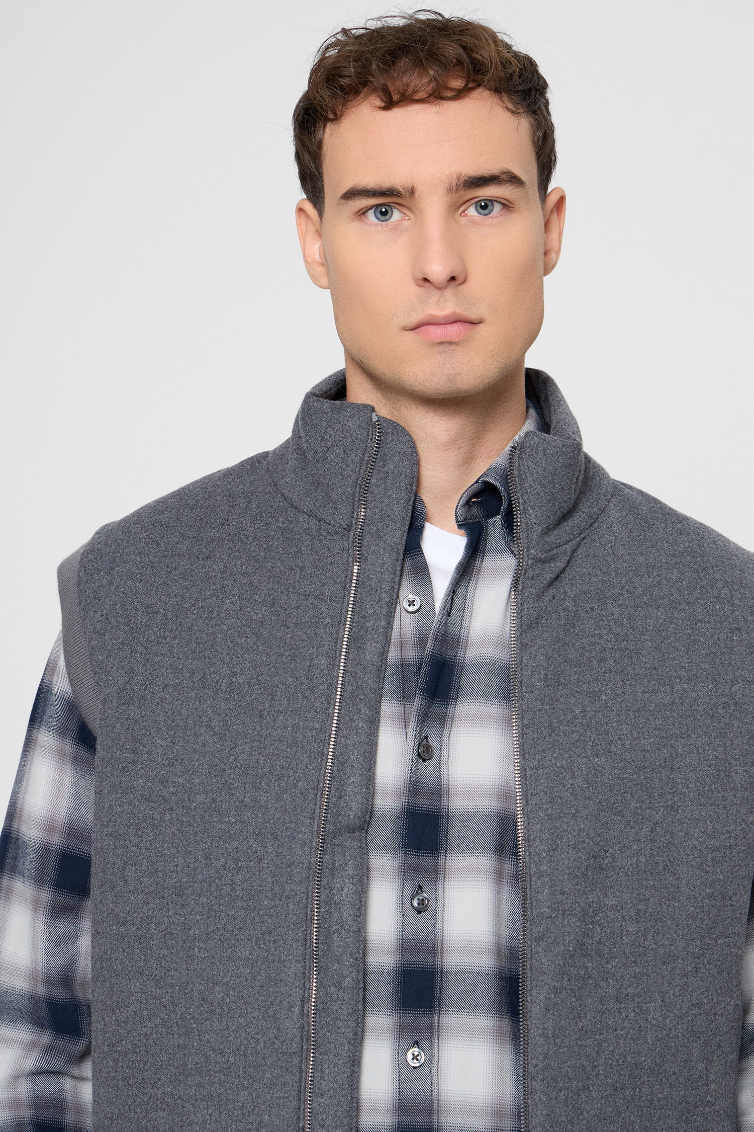 Мужской серый жилет BOSS 50550007;029