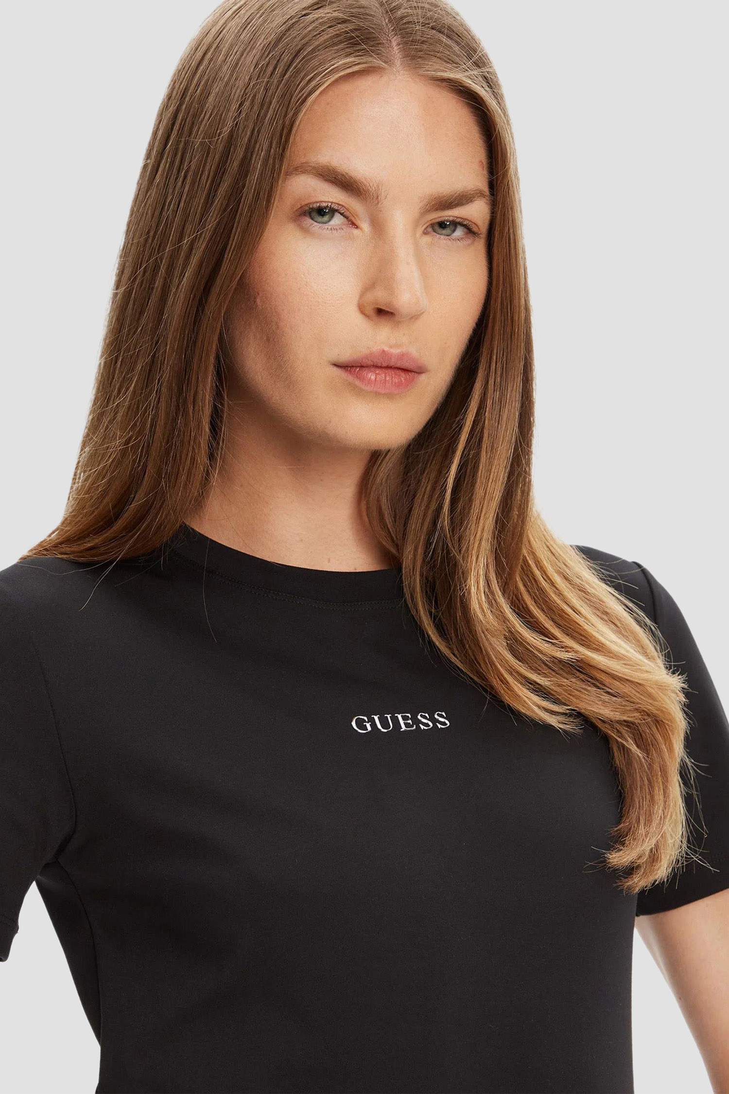 Женская черная футболка Guess V5RI10.KCD02;JBLK