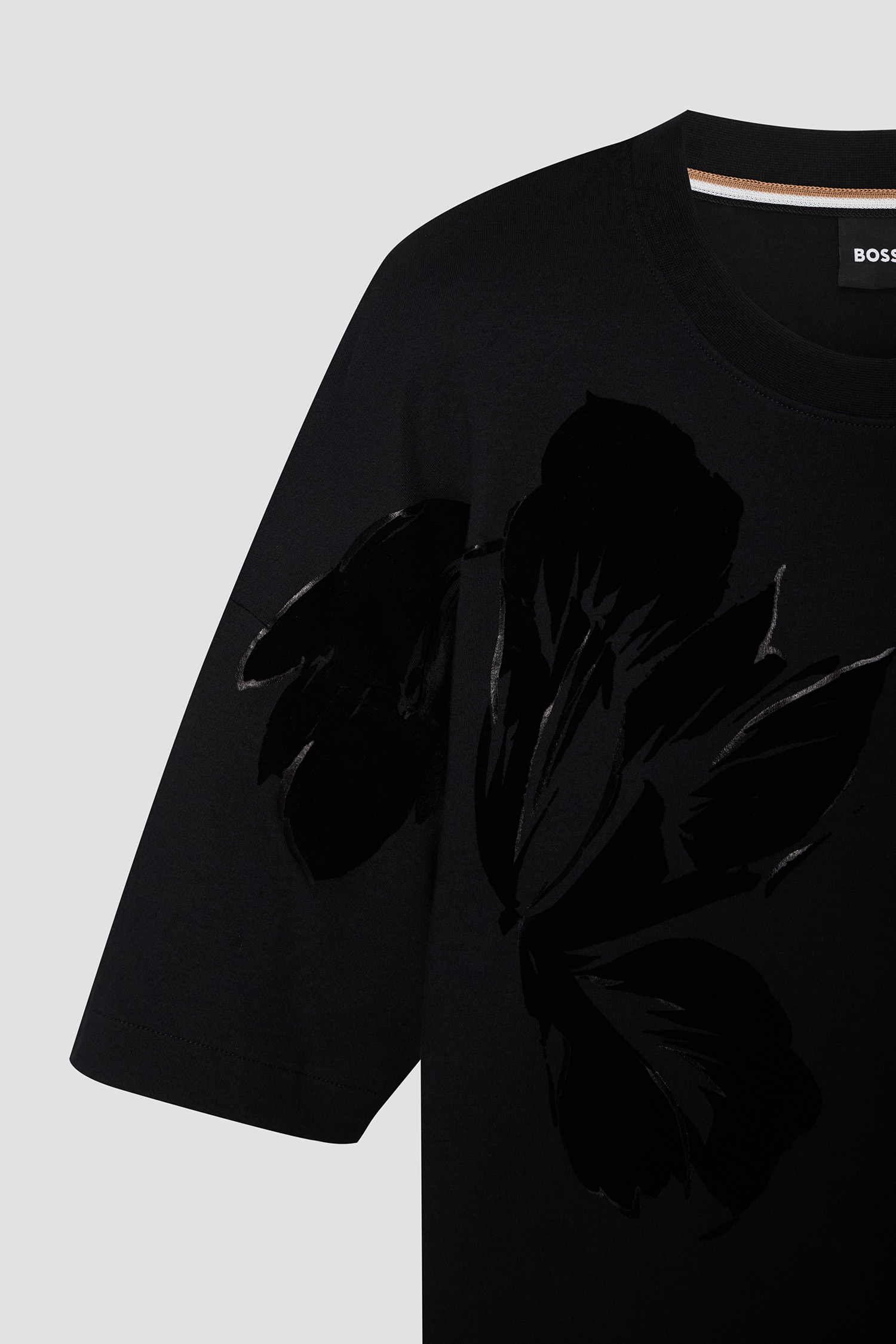Женская черная футболка BOSS 50532093;001