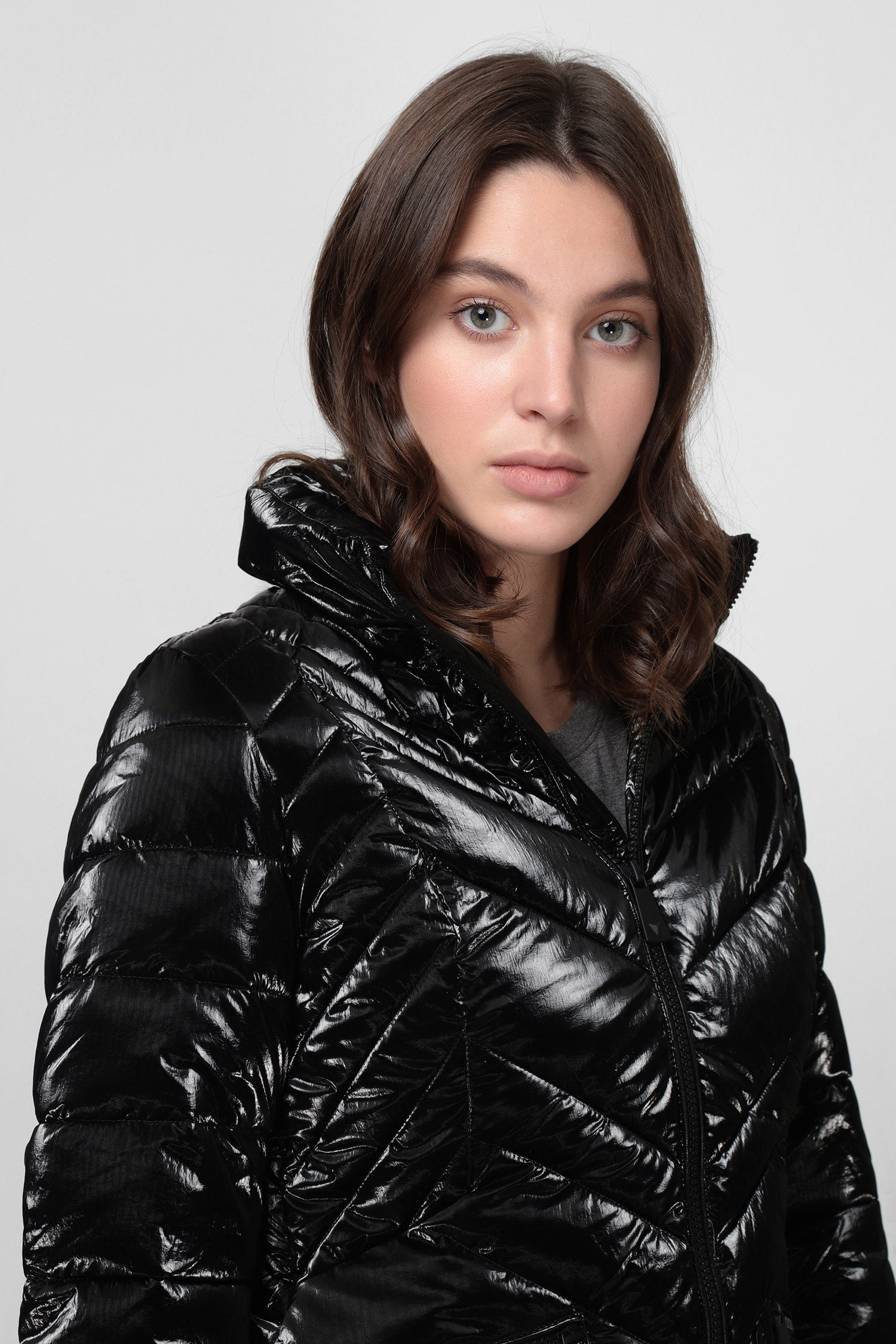 Женская черная куртка Guess W0BL0D.WDH20;JBLK
