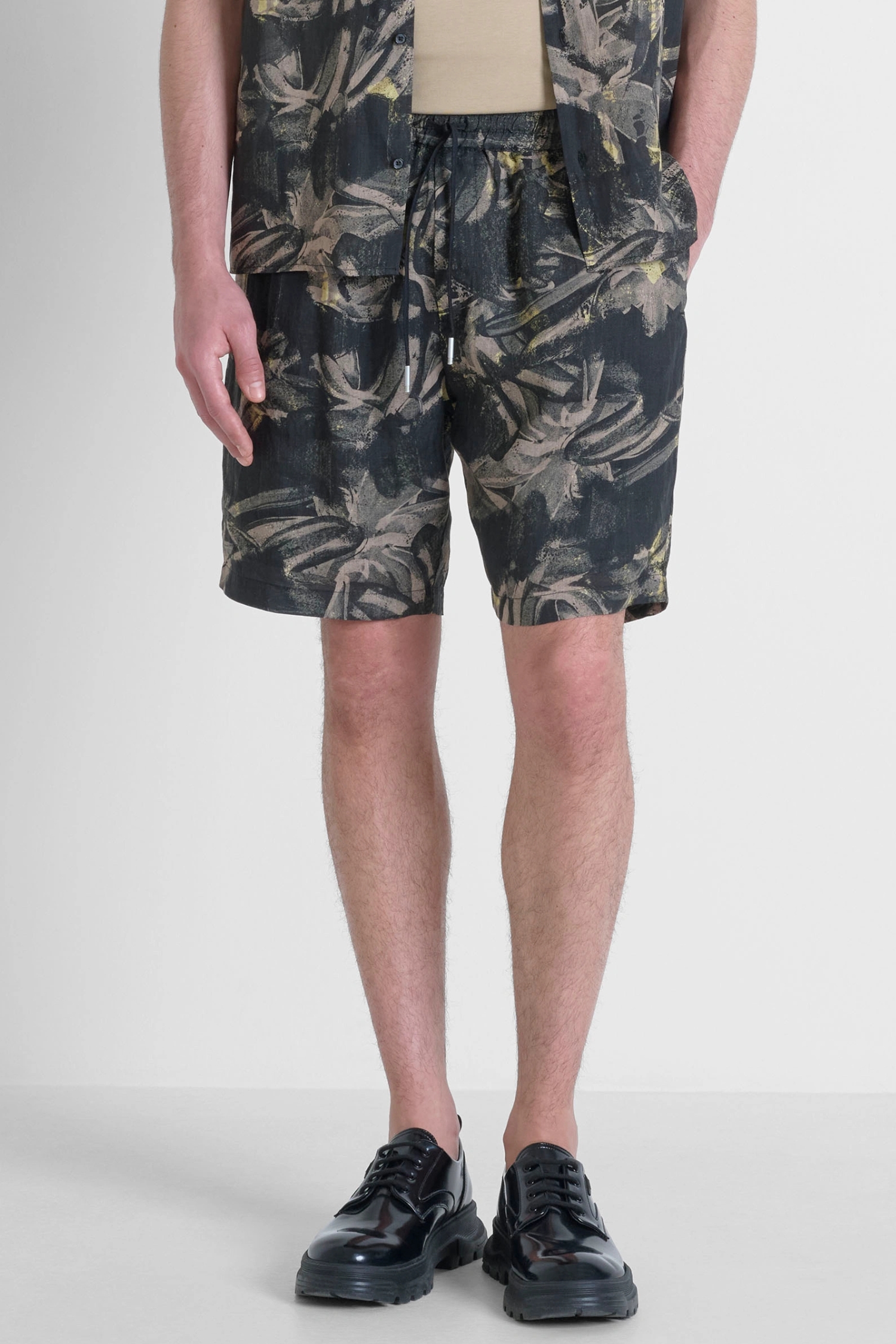 Чоловічі чорні шорти з візерунком Antony Morato MMSH00222.FA430638;9000