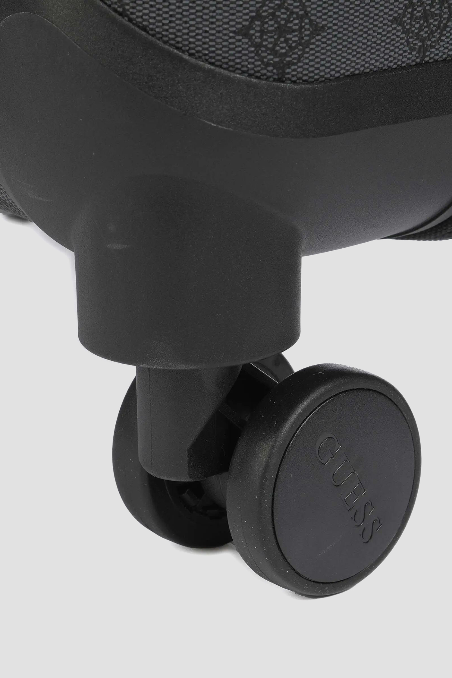 Темно-серый чемодан с узором Guess TWY745.29830;CHC