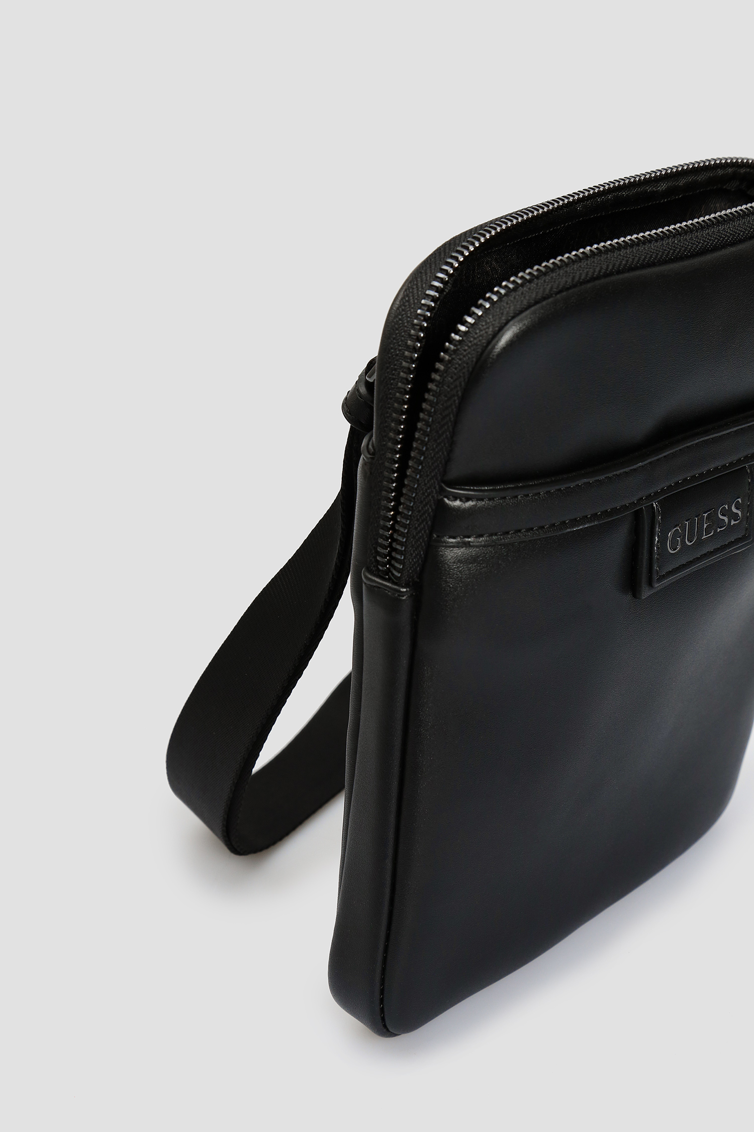 Мужская черная сумка через плечо Guess HMSCLA.P1123;BLA — Ultrashop