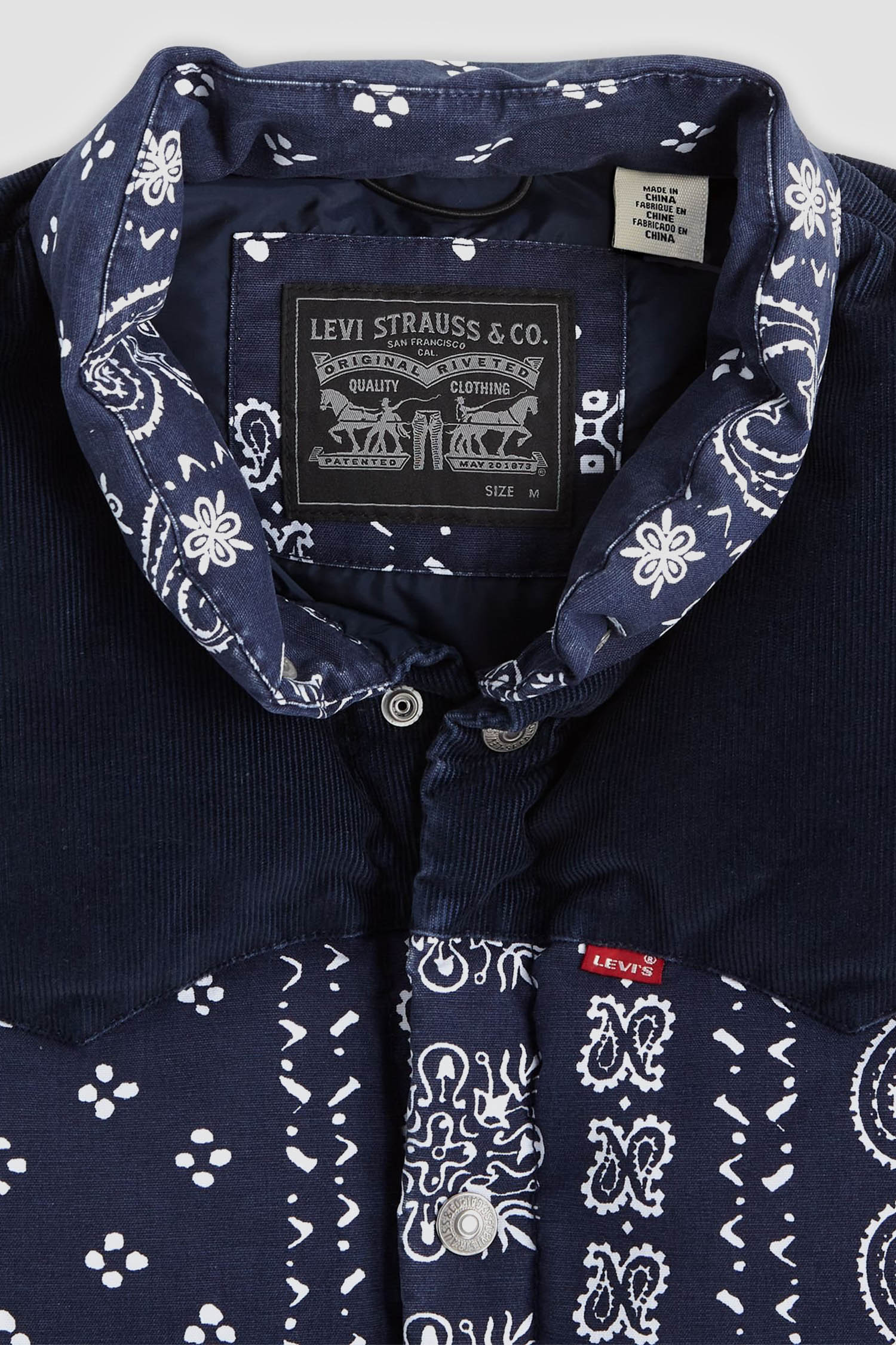 Чоловічий темно-синій 
жилет з візерунком Levi’s® A5634;0001