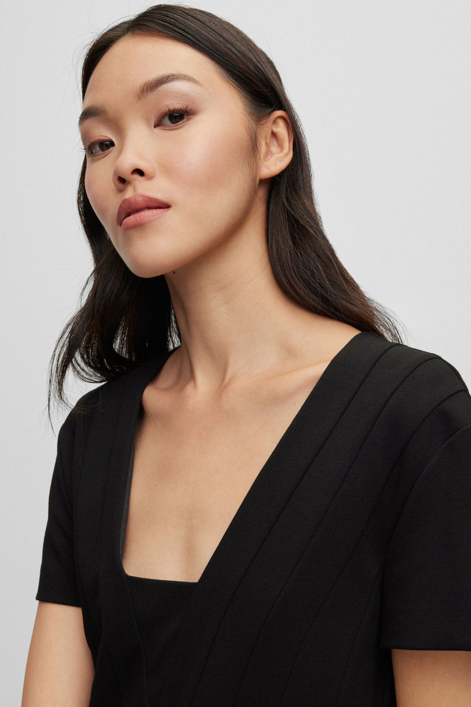 Жіноча чорна сукня BOSS 50486638;001