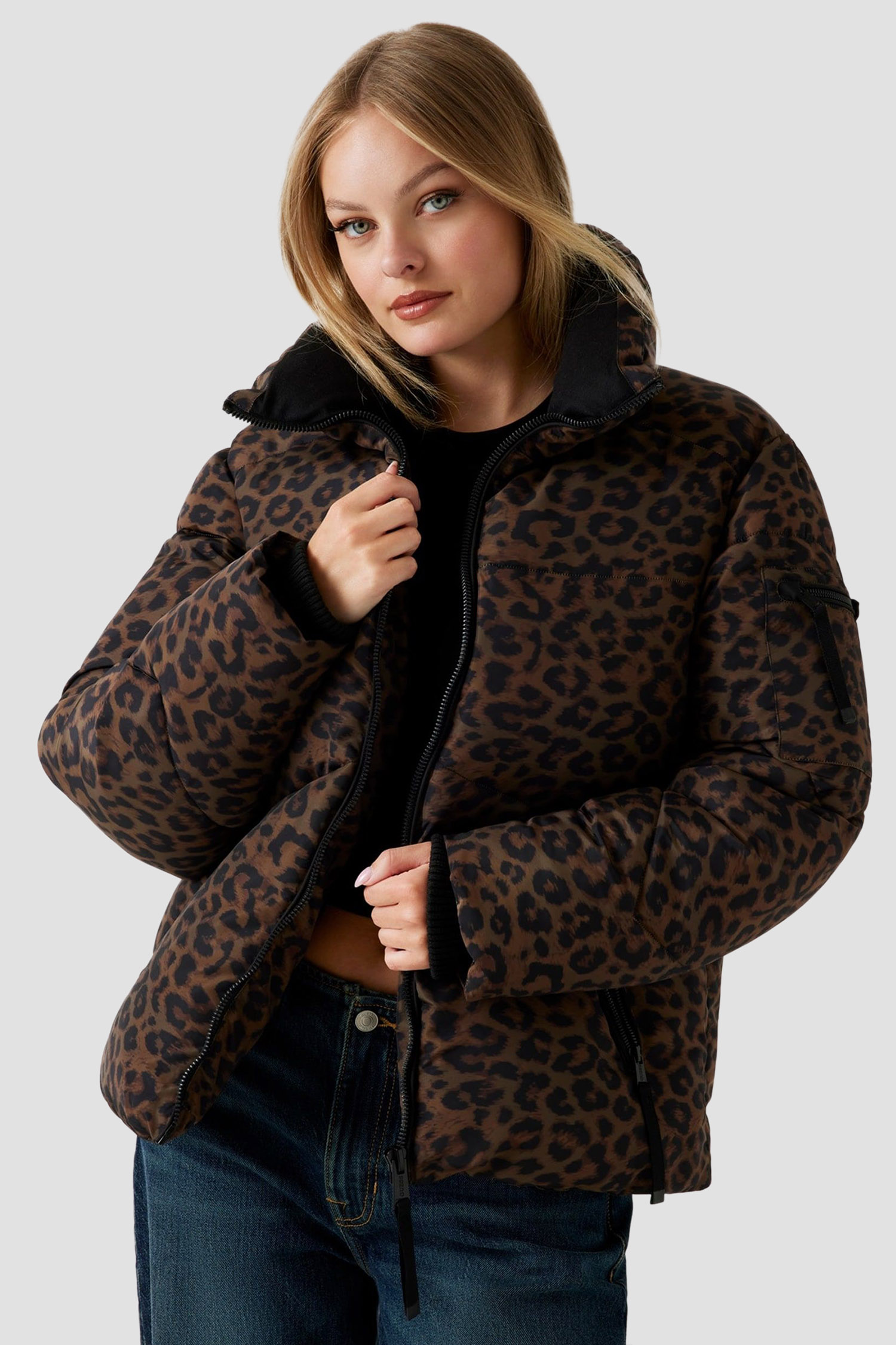 Женская коричневая куртка с узором Guess W5BL47.W3702;P1UK