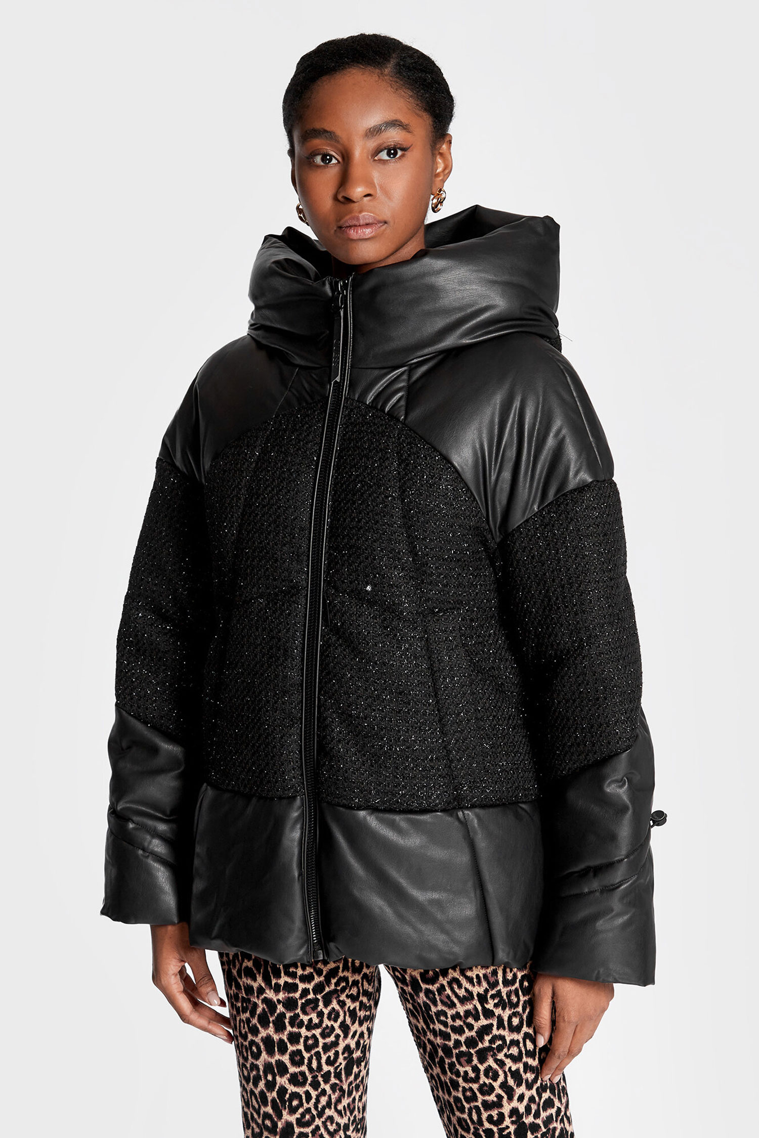 Женская черная куртка Guess W2BL52.WEWR0;JBLK