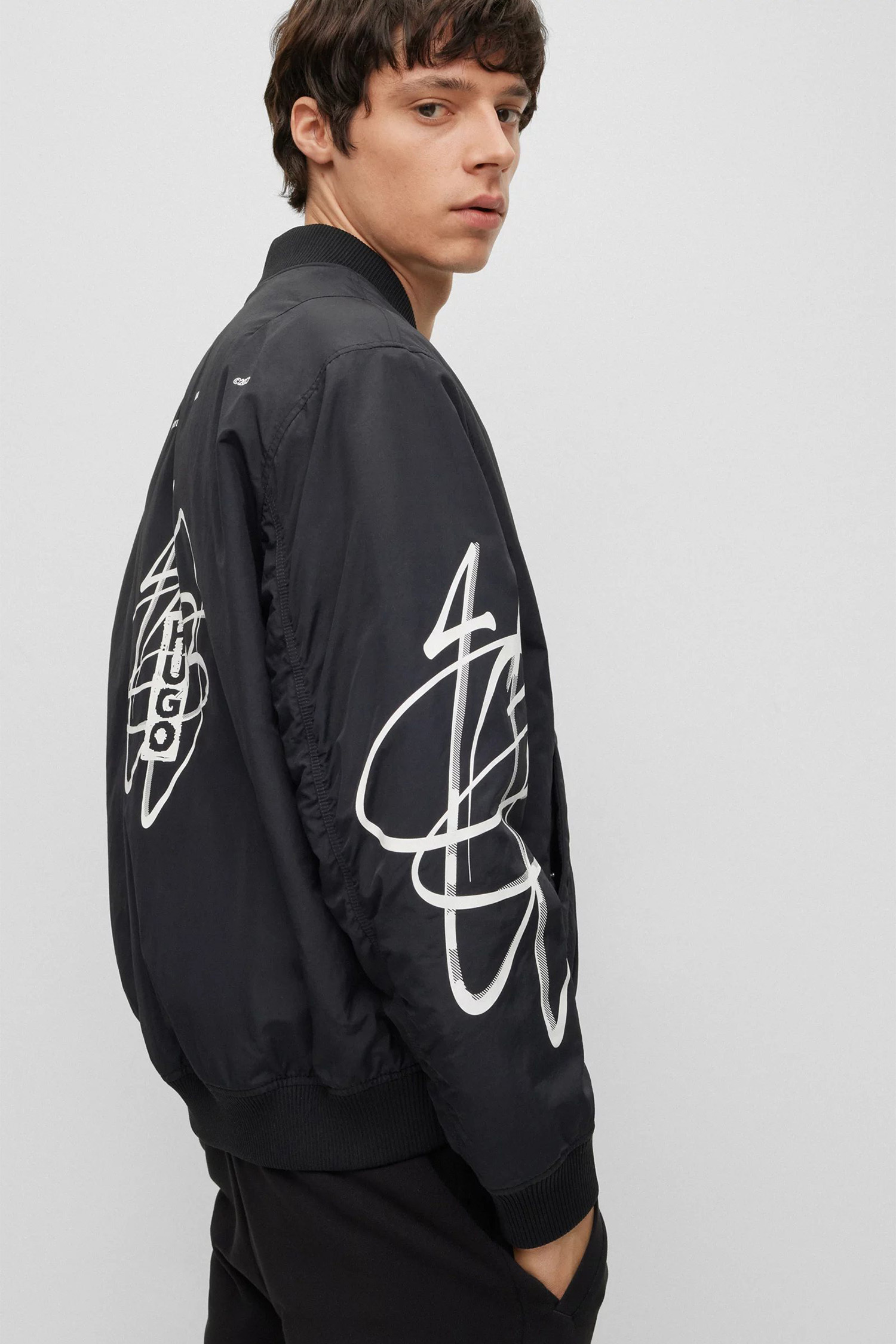 Мужской черный бомбер HUGO 50493670;001