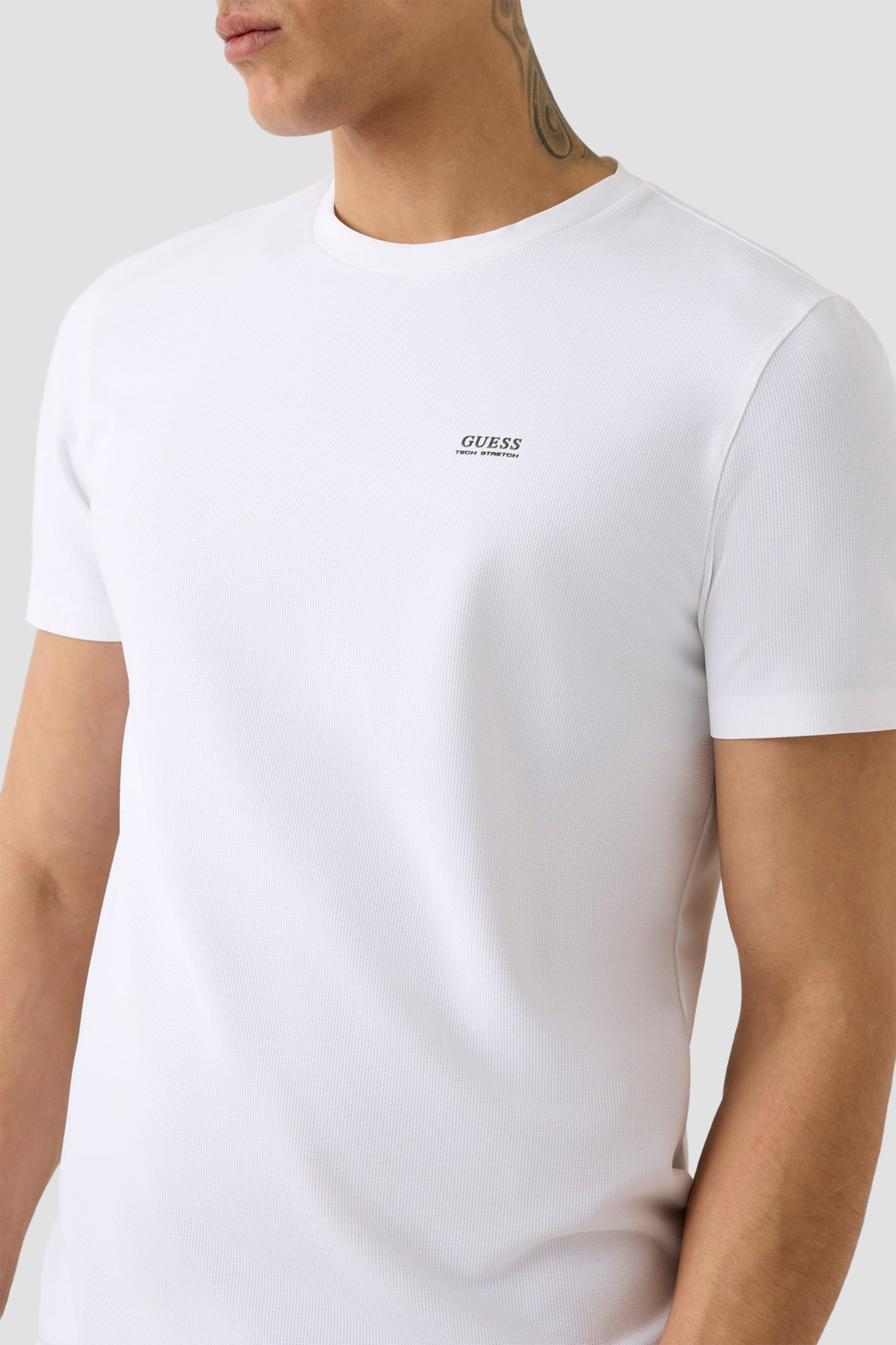 Чоловіча біла футболка Guess M6RI19.KD202;G011