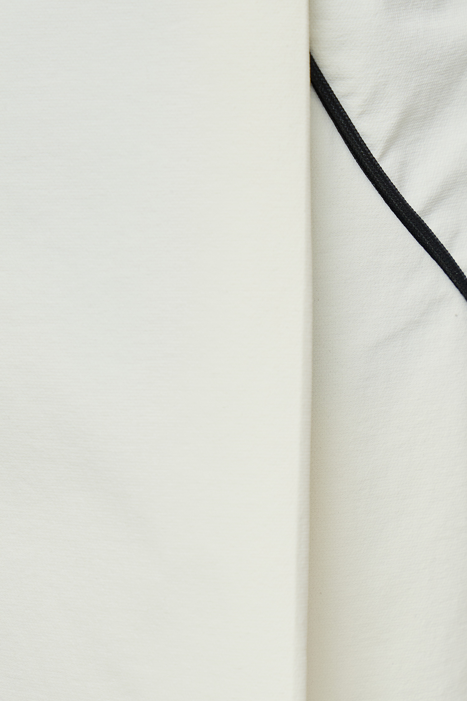 Чоловічі білі шорти HUGO 50560650;114