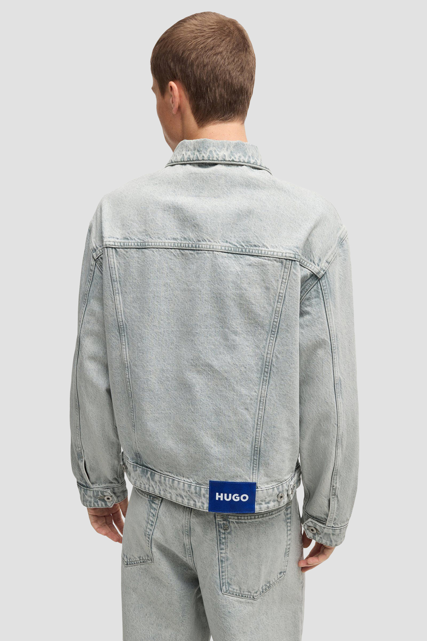 Мужская светло-серая джинсовая куртка HUGO BLUE 50534538;331