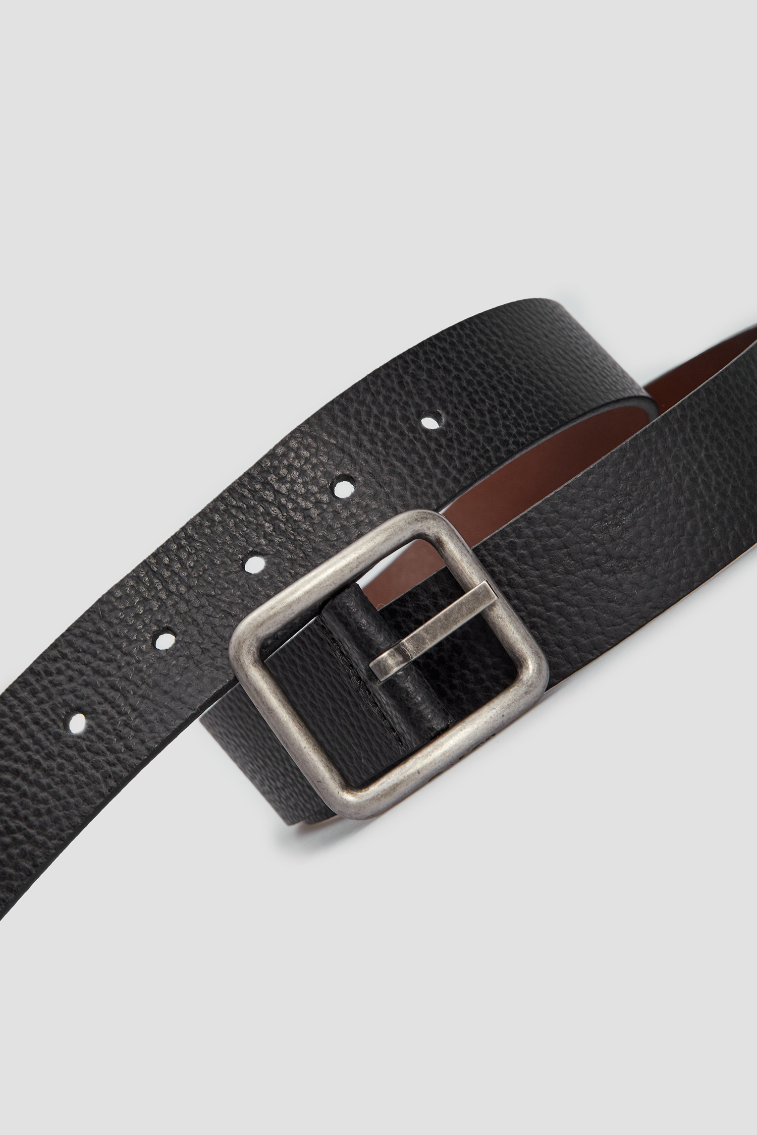 Мужской черный кожаный ремень Levi’s® 234365;3.59