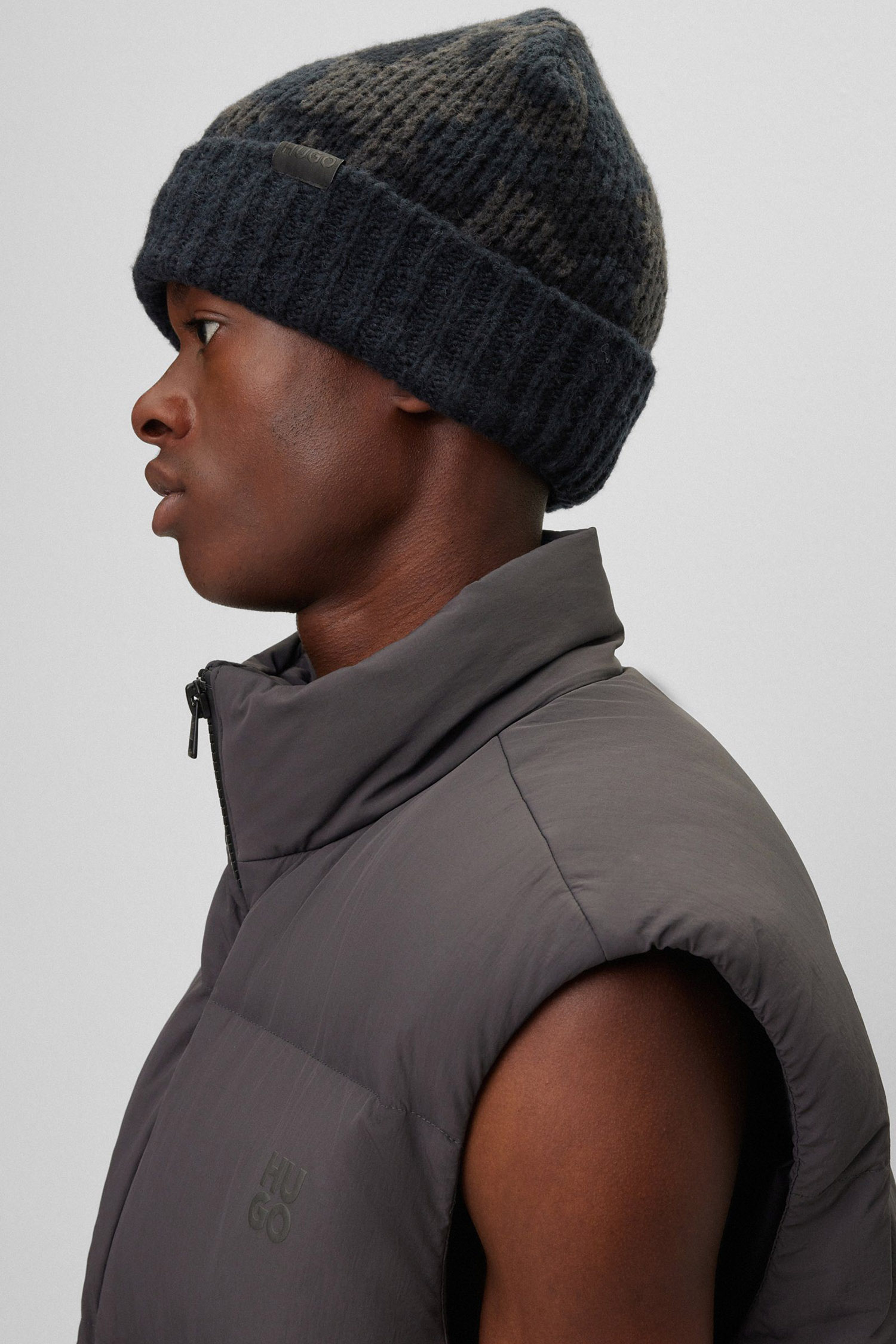 Мужская темно-серая шерстяная шапка с узором HUGO 50502558;028