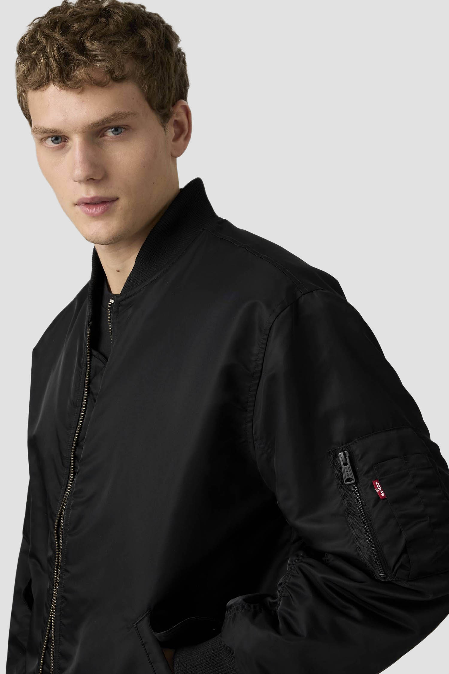 Чоловічий чорний бомбер Levi’s® 005AL;0000