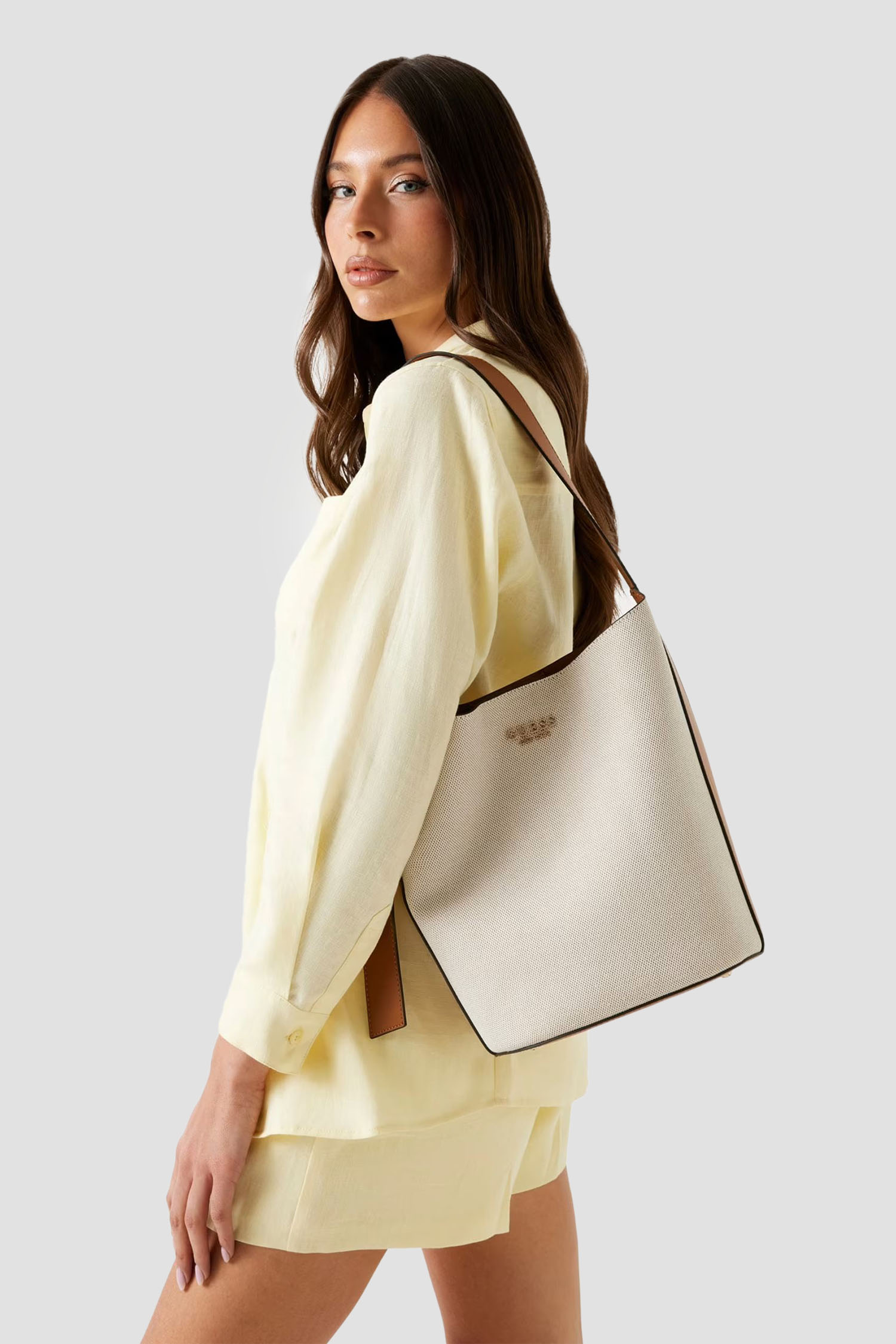 Женская белая сумка Guess HWAG96.62040;NRC