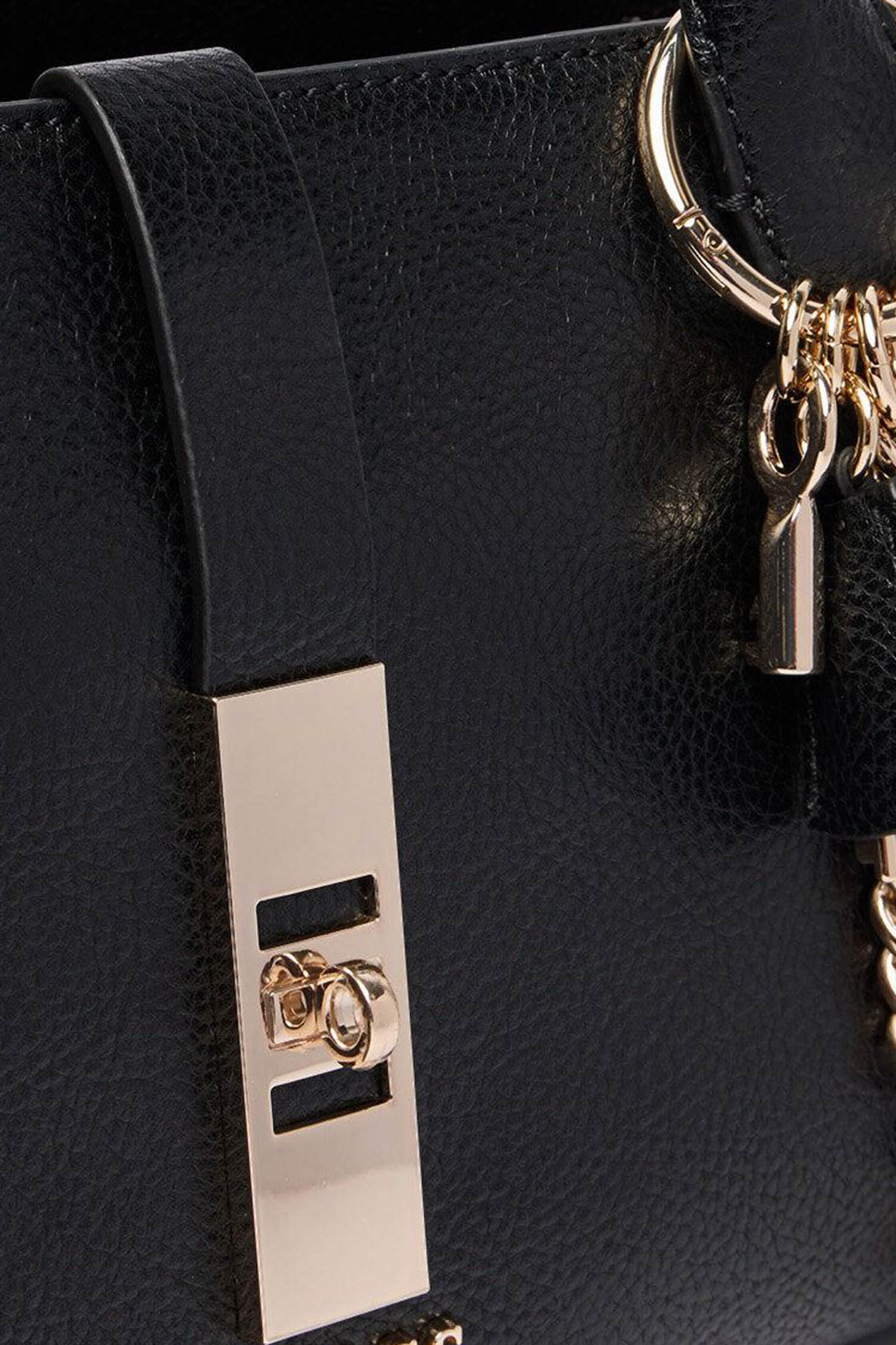 Женская черная сумка Guess HWBG98.97060;BLA