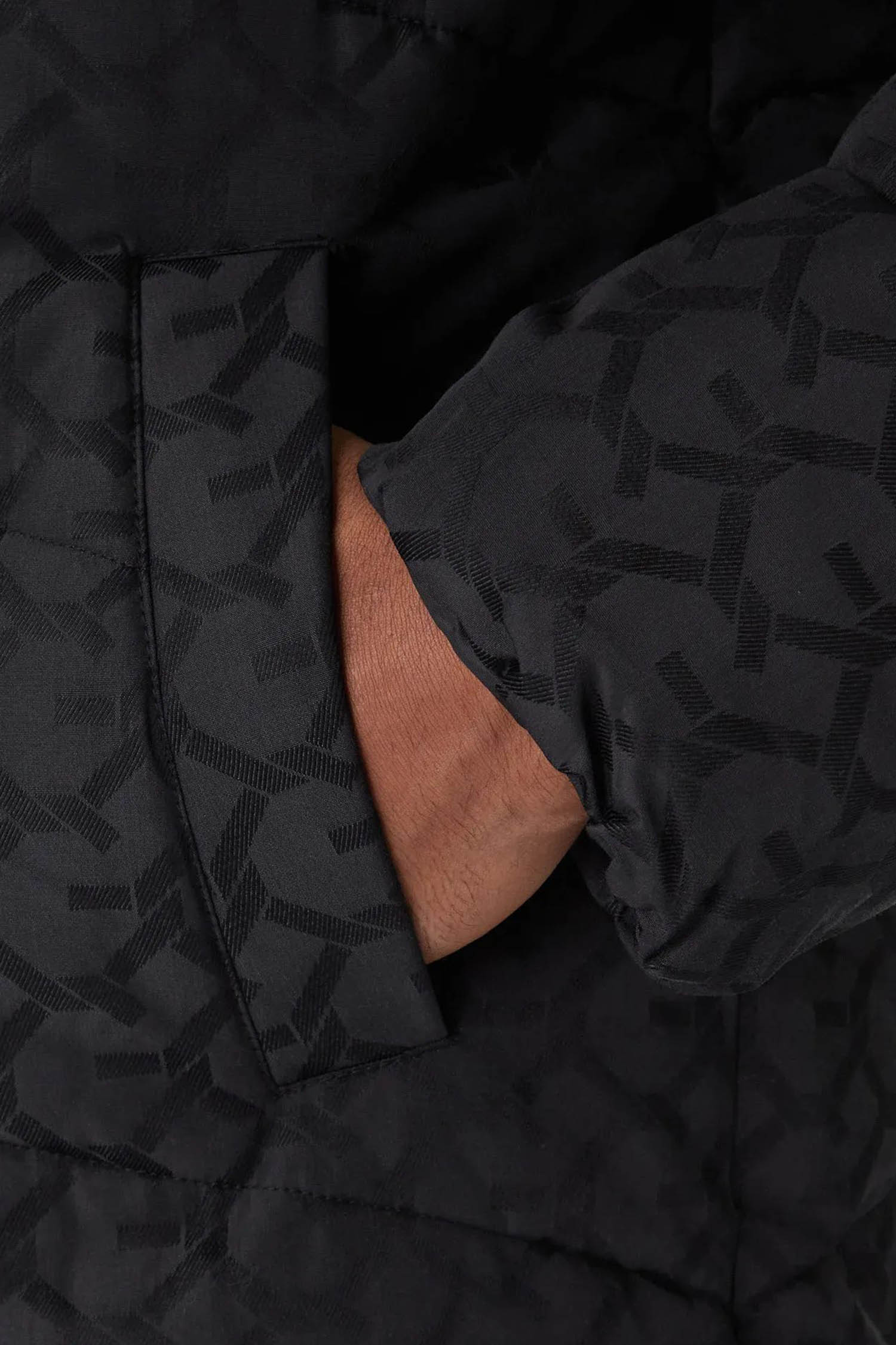 Мужская черная куртка Guess M5BL2M.W2232;FJAE