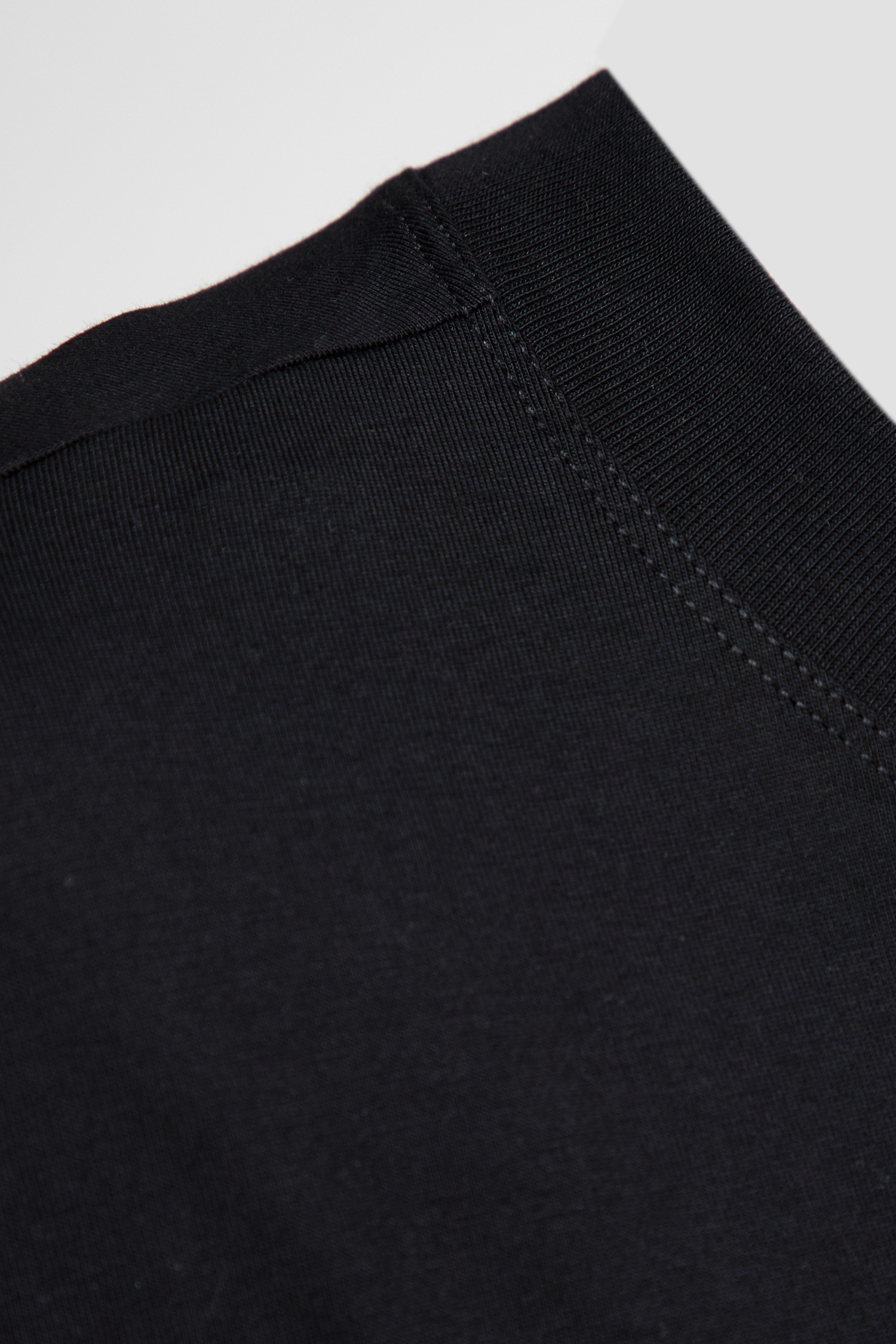 Жіноча чорна футболка Moschino J0707.8762;5555