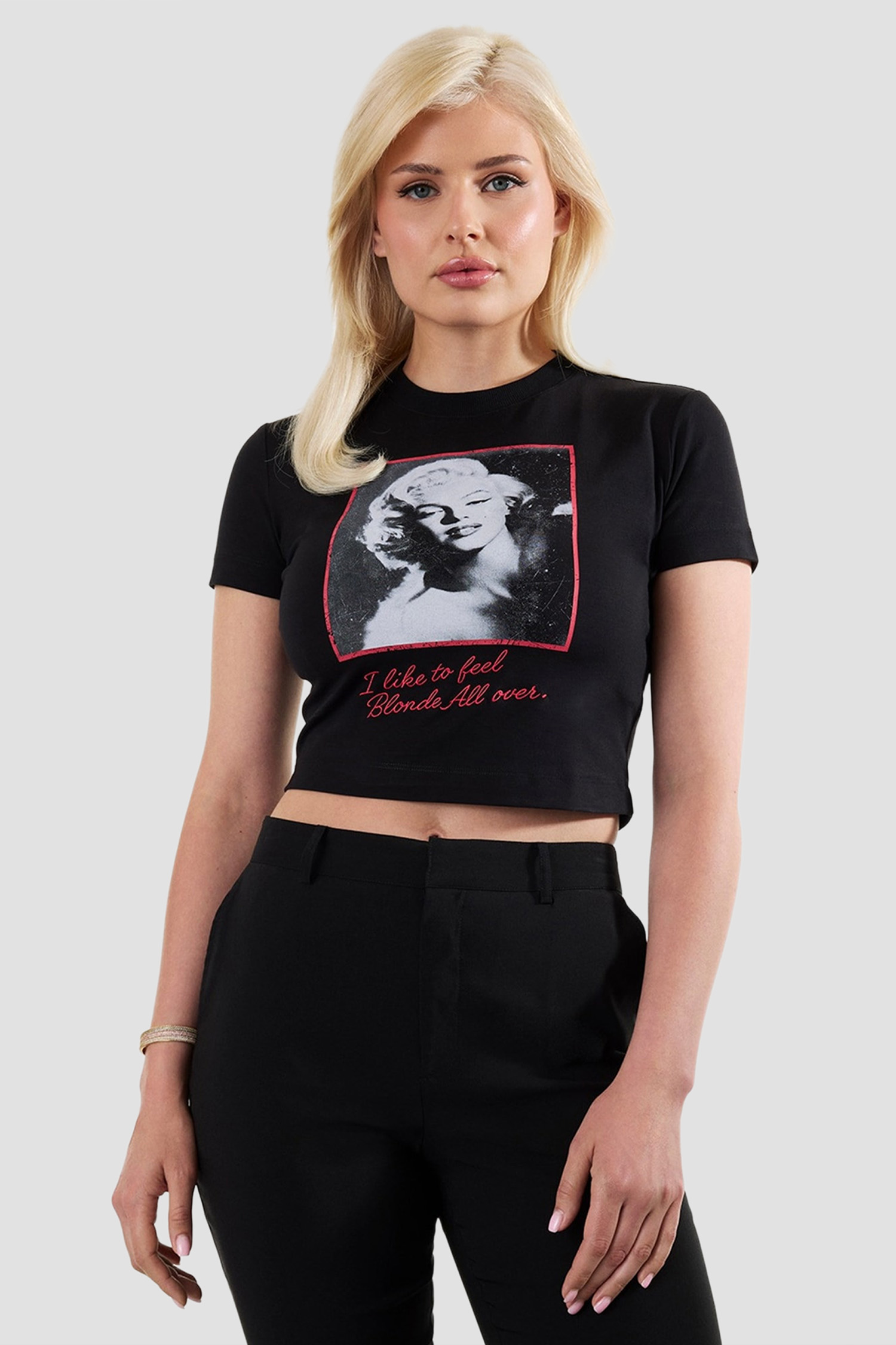 Жіноча чорна футболка Guess W6YI64.K6710;JBLK