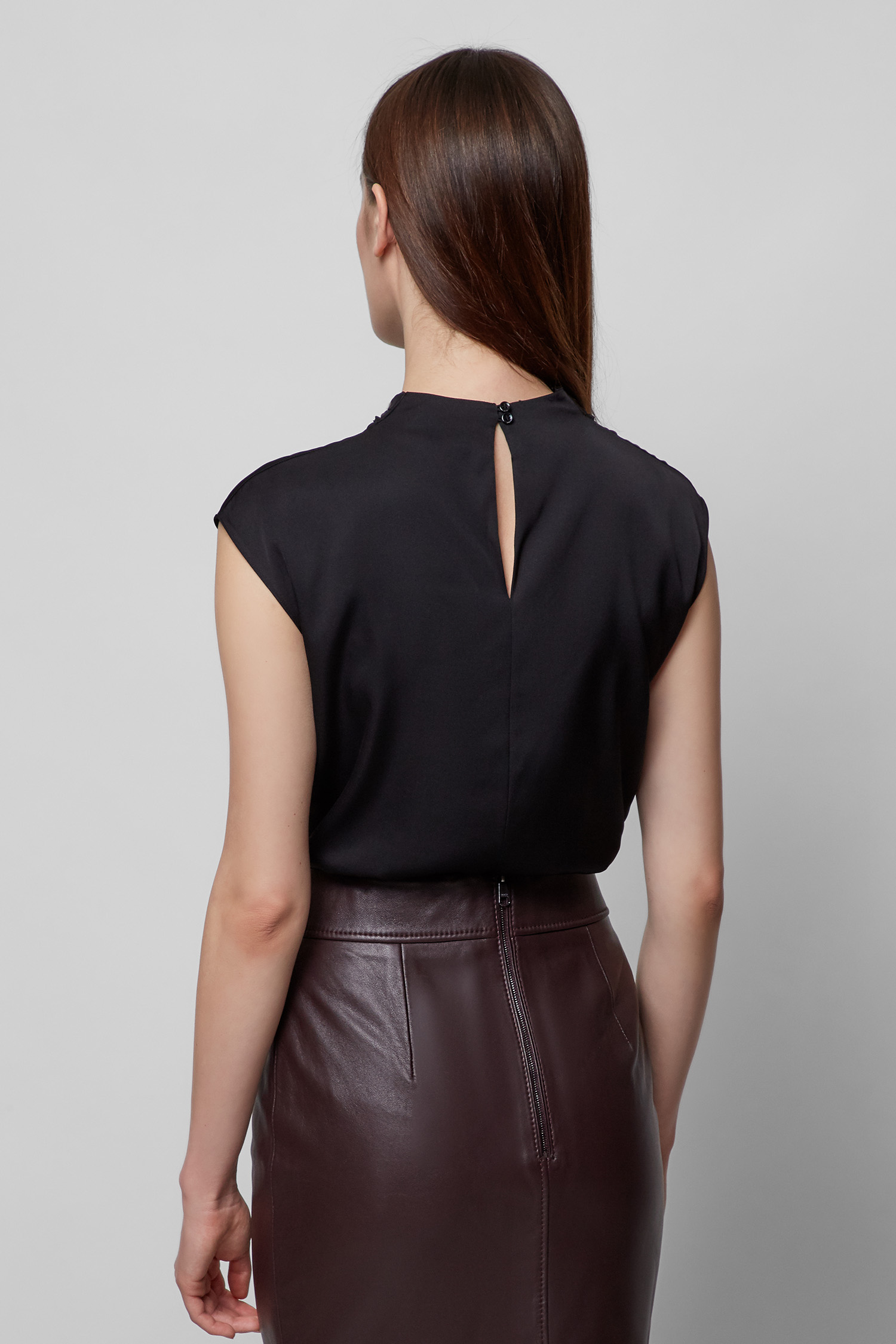 Женская черная шелковая блуза BOSS 50465016;001