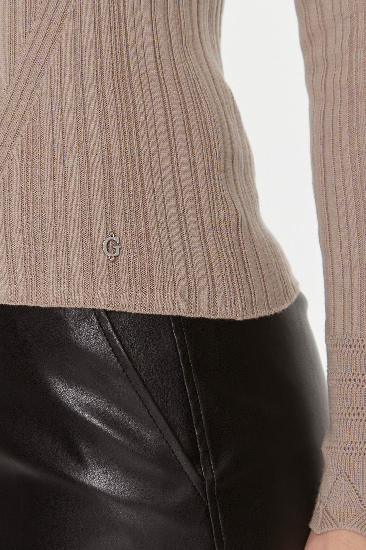 Женский бежевый свитер Guess W4RR23.Z3C71;A10L