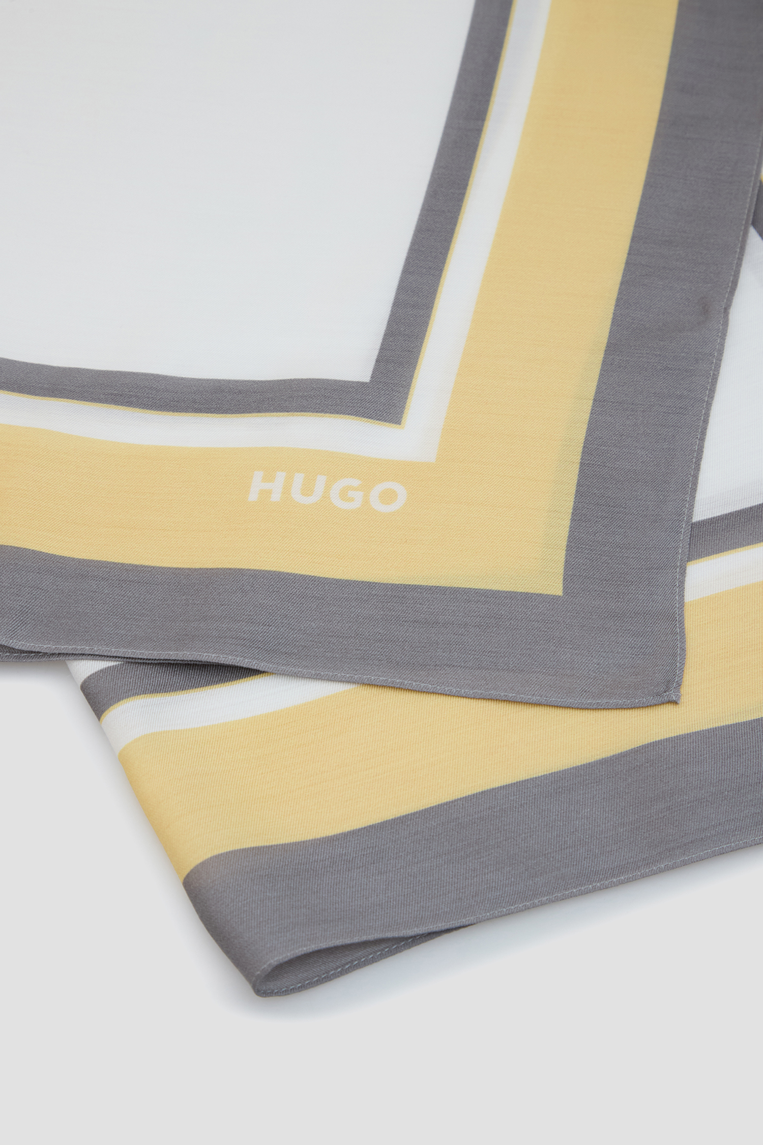 Мужской белый платок HUGO 50562006;720