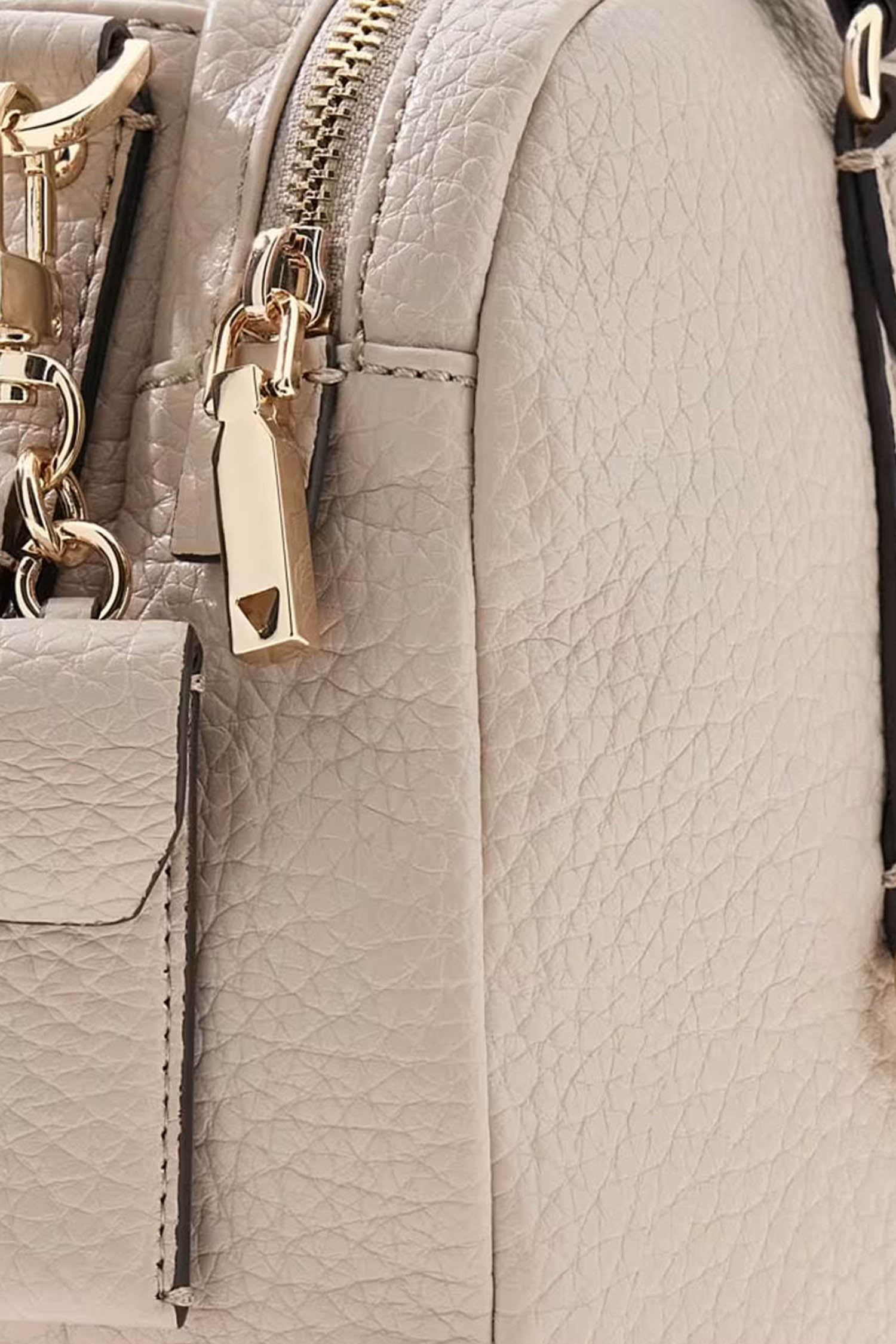 Женская бежевая сумка Guess HWBG95.01060;LTA