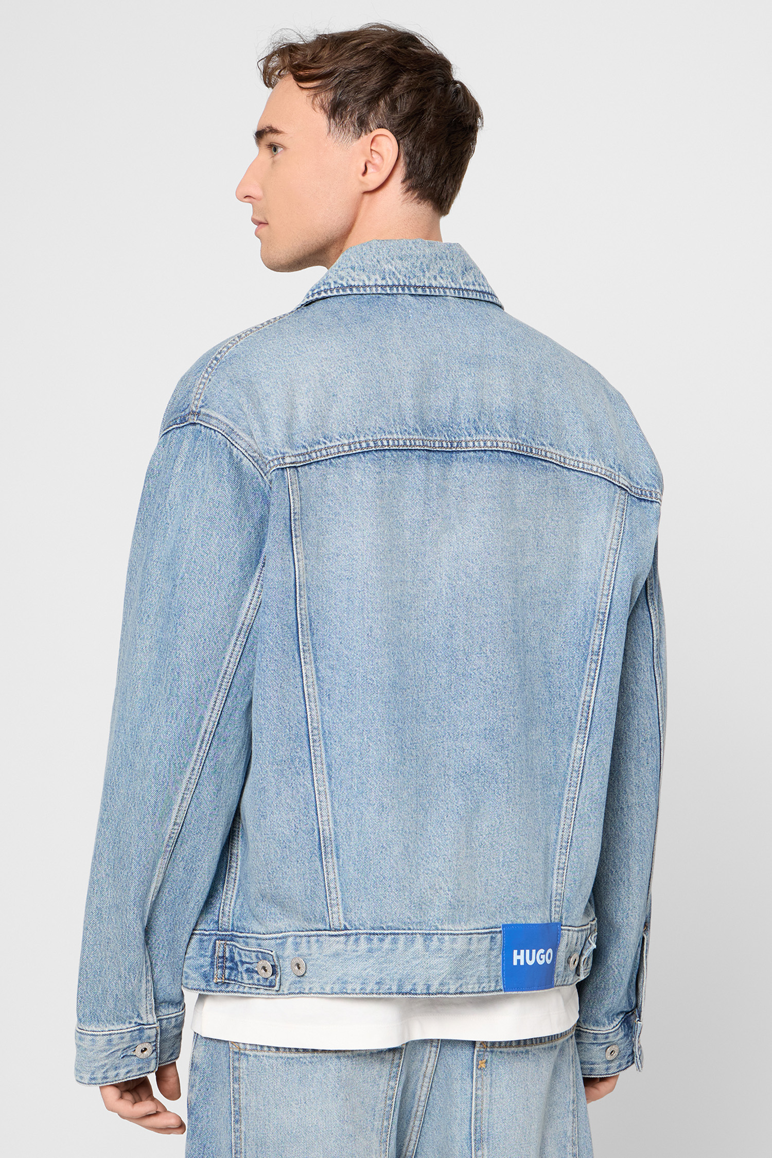 Мужская голубая джинсовая куртка HUGO BLUE 50542673;443