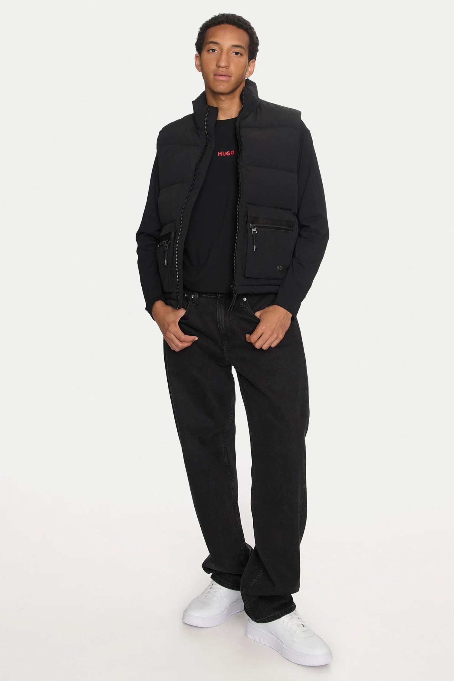 Мужской черный жилет HUGO 50520221;001