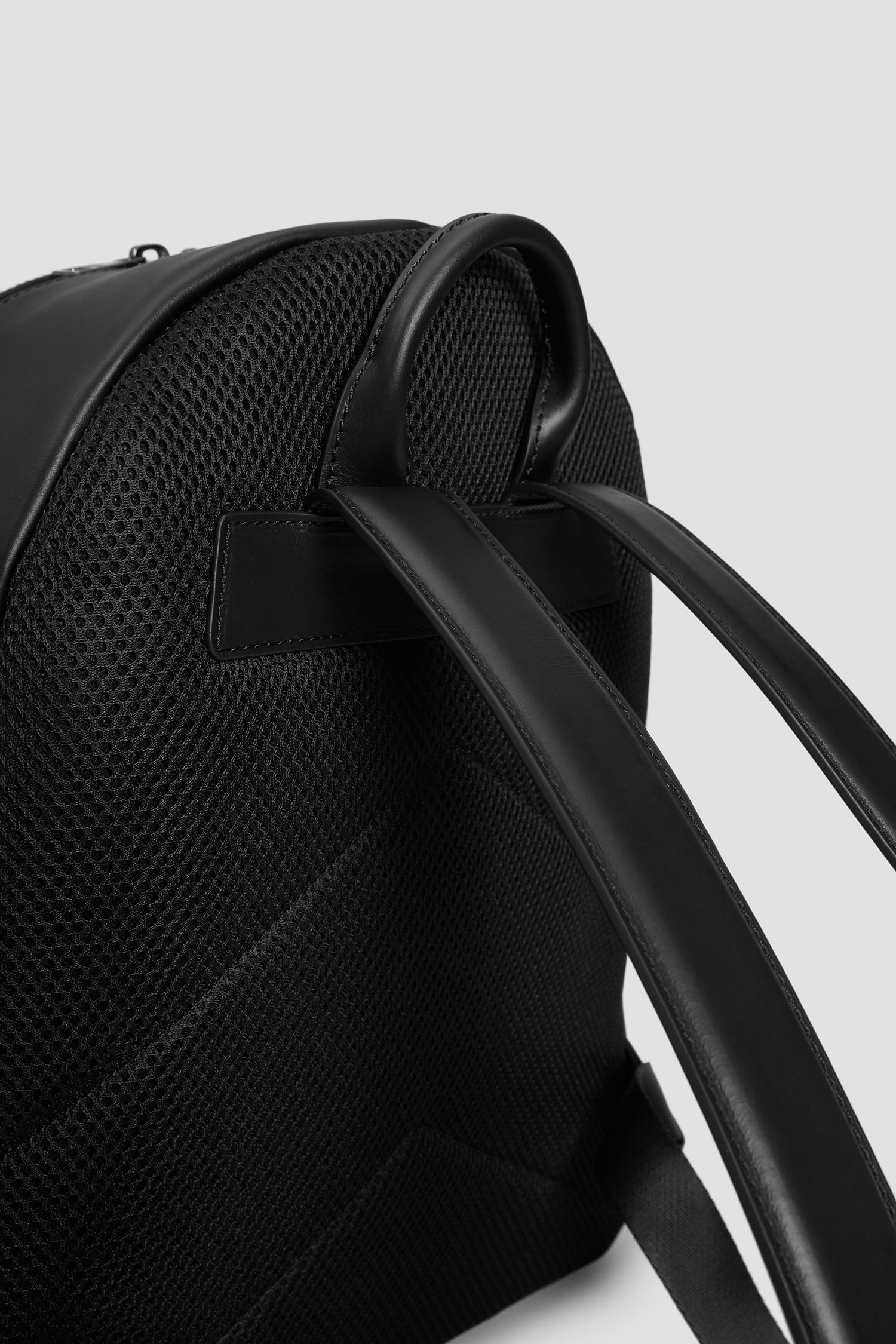 Мужской черный кожаный рюкзак Karl Lagerfeld 511453.815901;990