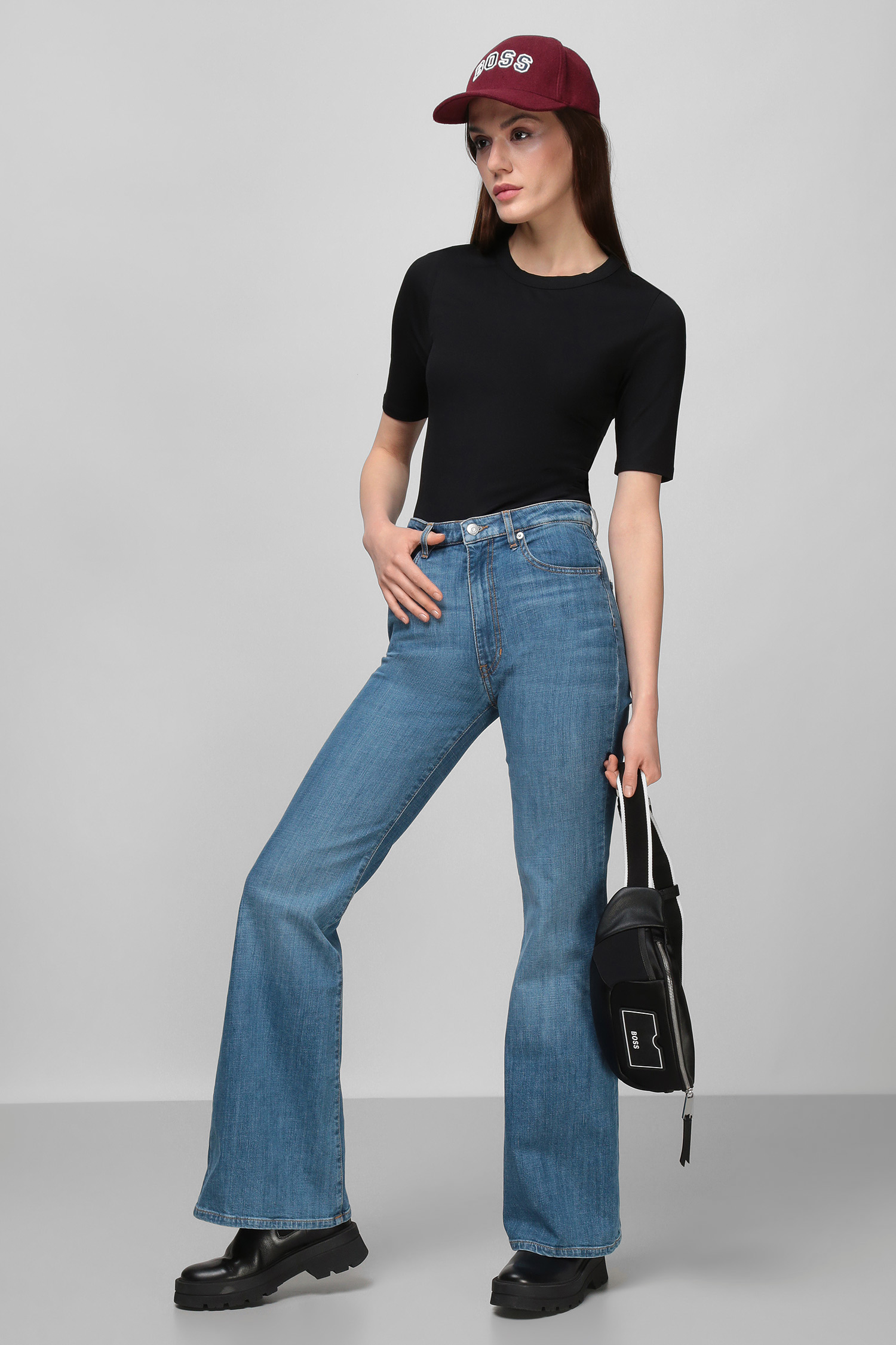 Жіноча чорна футболка BOSS 50461122;001