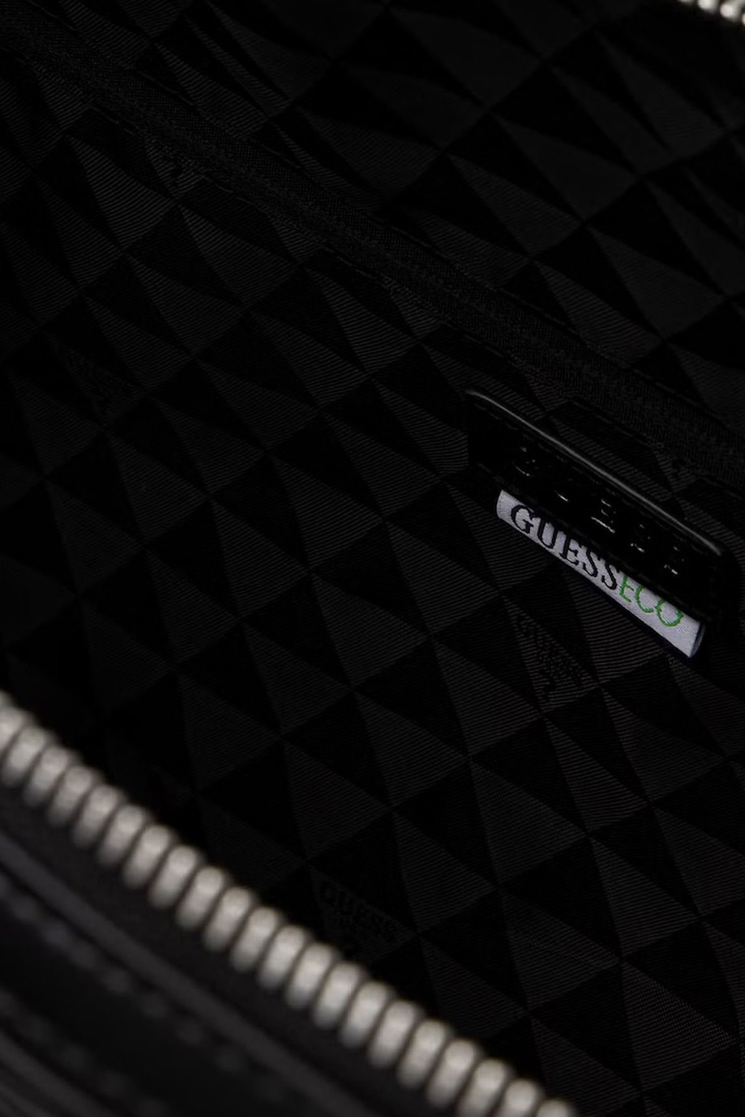 Чоловіча чорна дорожня сумка Guess TMMIPW.P6235;BLA