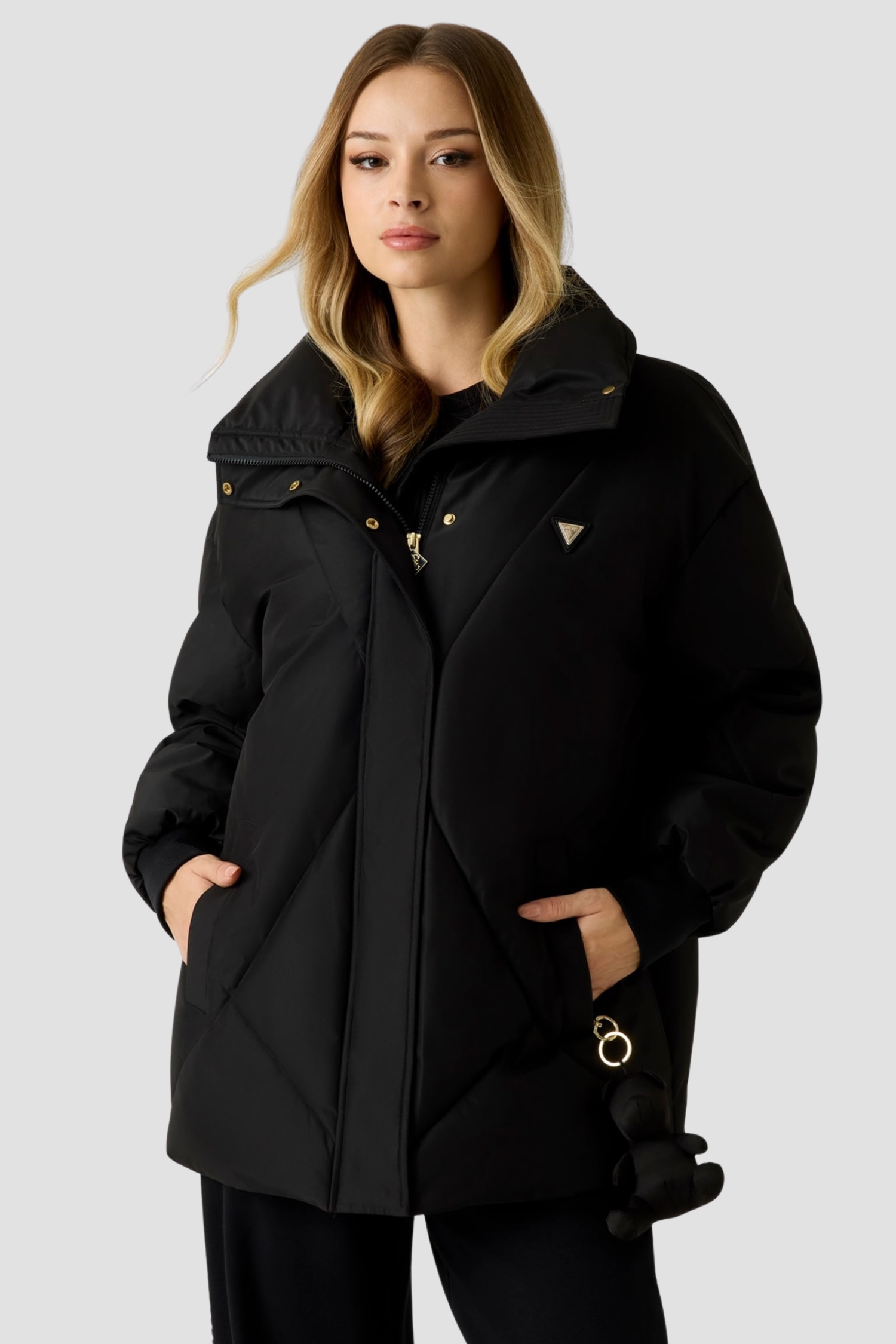 Женская черная куртка Guess V5BL13.WHHZ2;JBLK