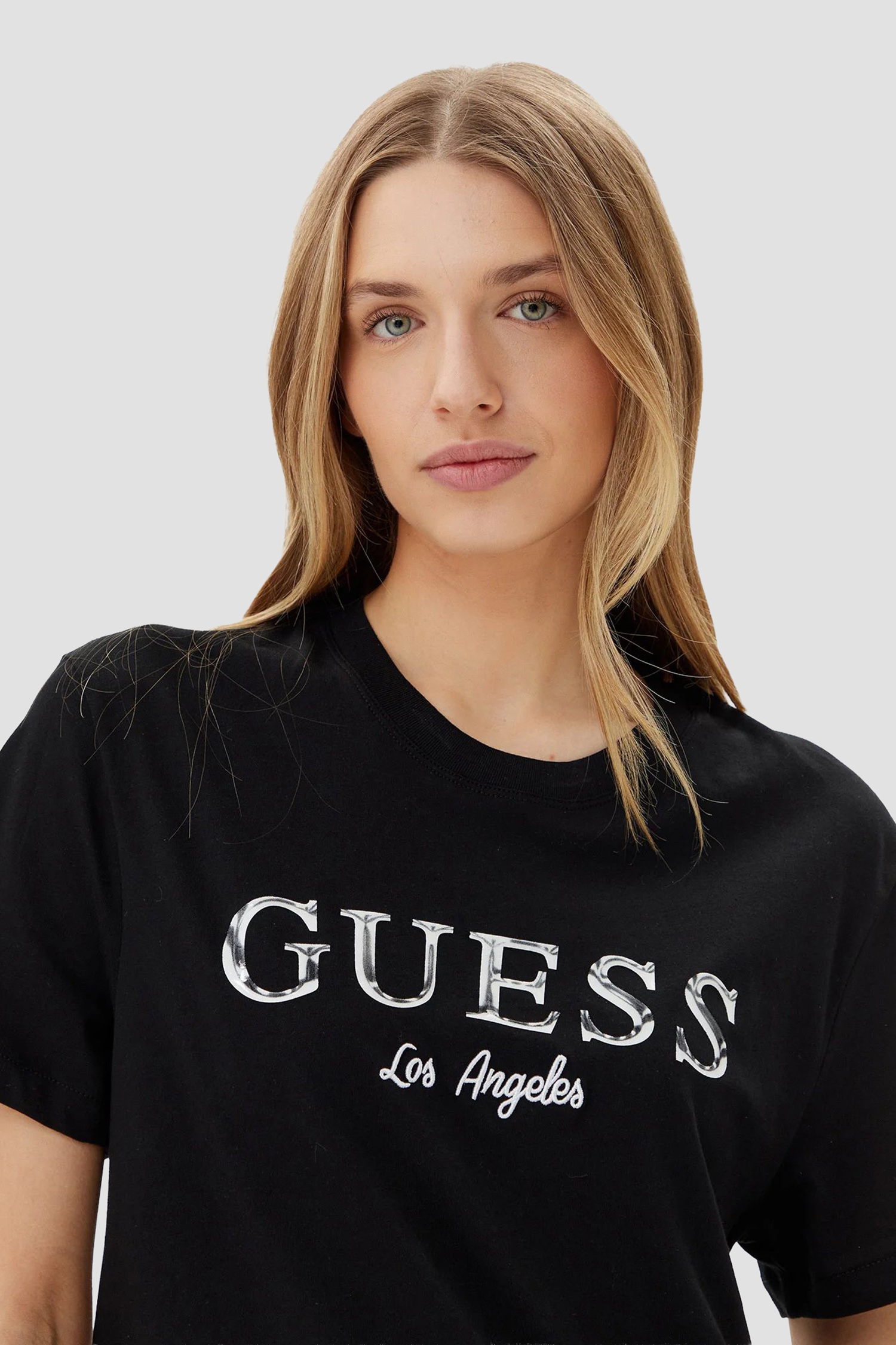 Жіноча чорна футболка Guess V5GI09.K9RM1;JBLK