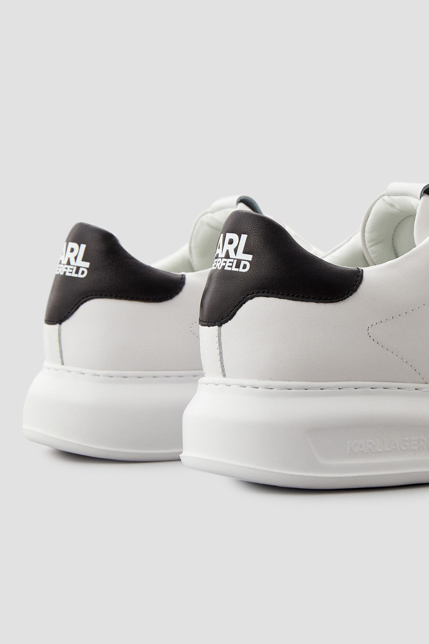 Чоловічі білі шкіряні снікерси Karl Lagerfeld 500470.855090;10