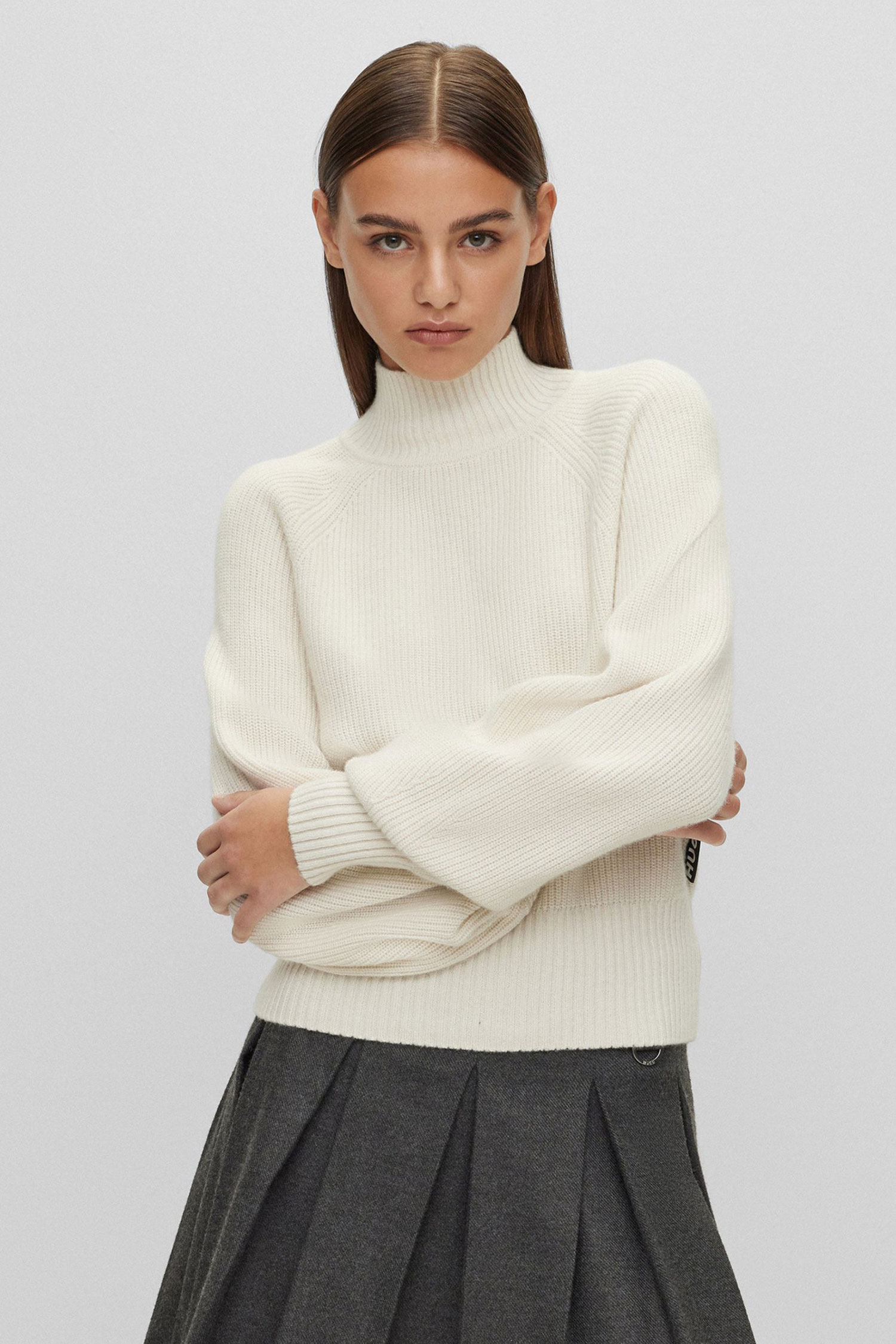 Женский белый шерстяной свитер HUGO 50500778;110