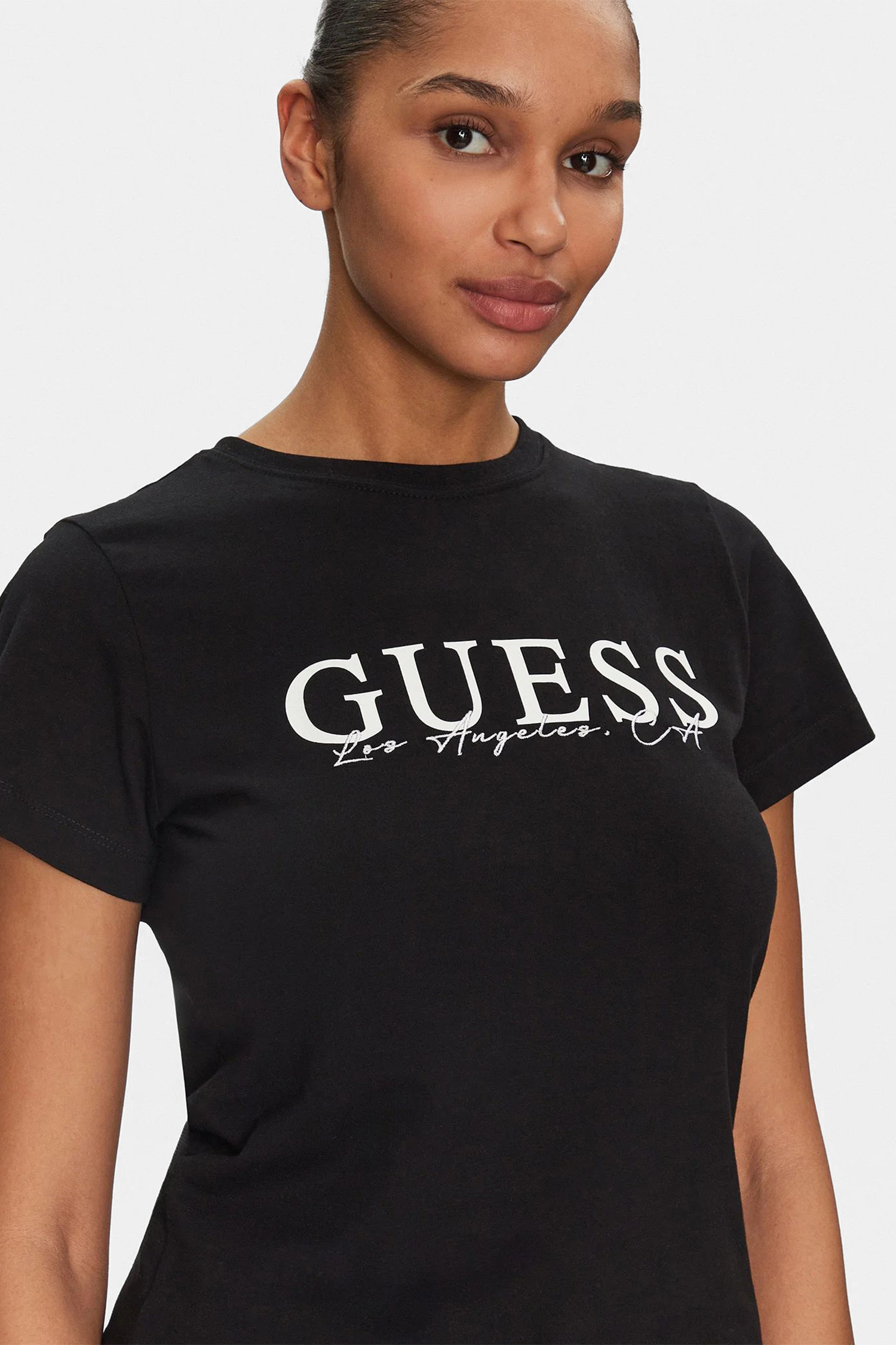 Жіноча чорна футболка Guess V5GI15.J1314;JBLK
