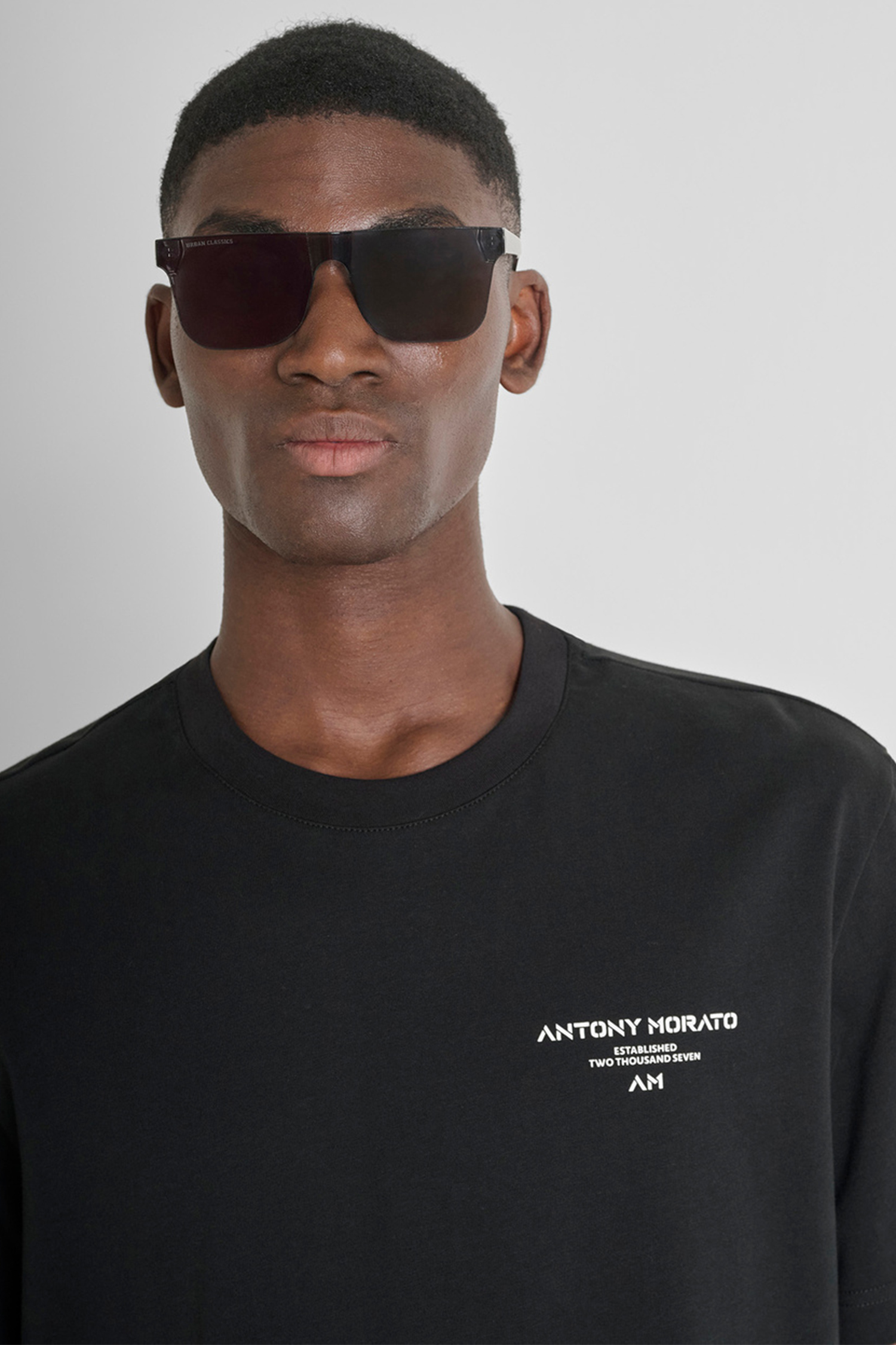 Чоловіча чорна футболка Antony Morato MMKS02540.FA100239;9000