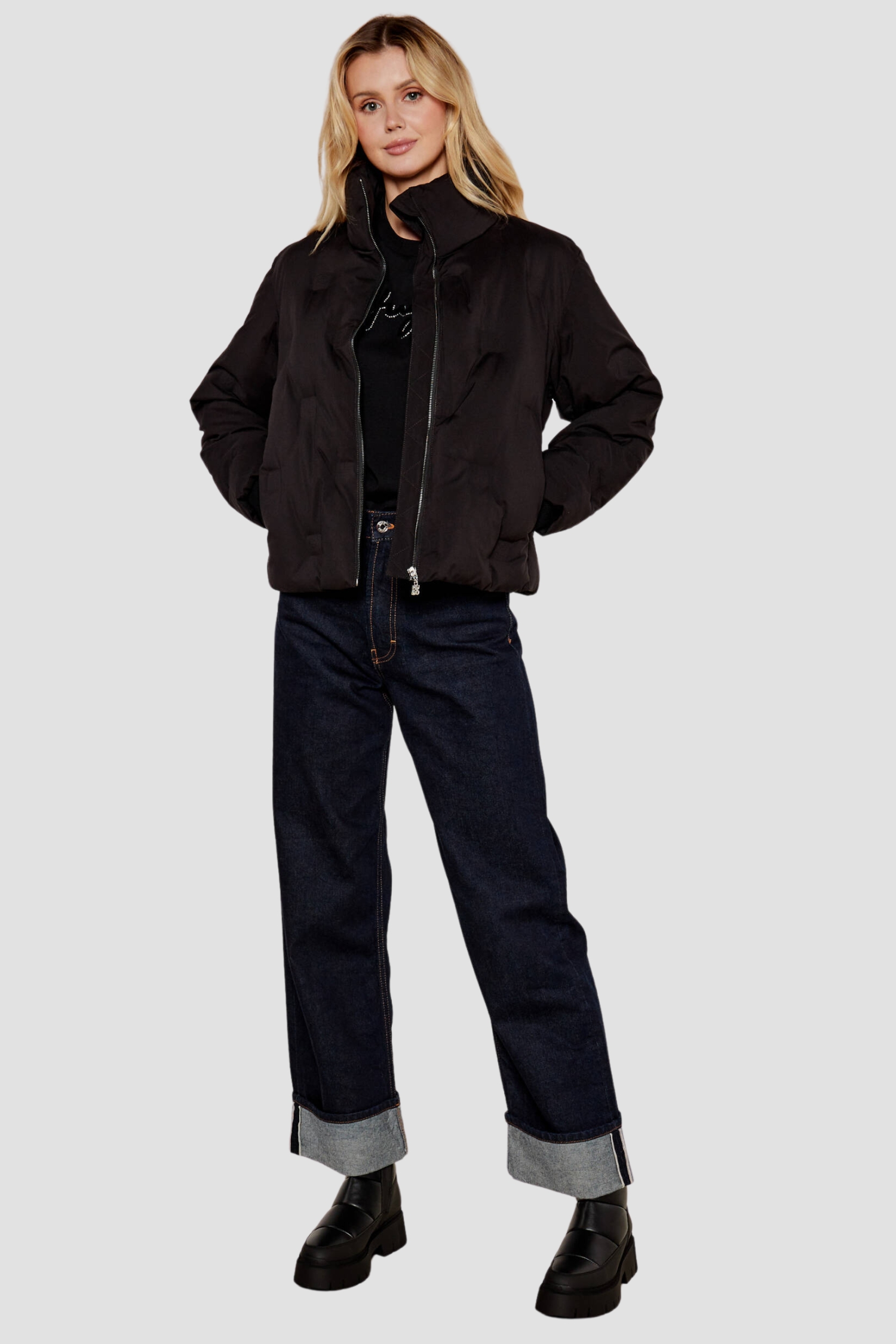 Жіноча чорна куртка з візерунком HUGO 50523657;001