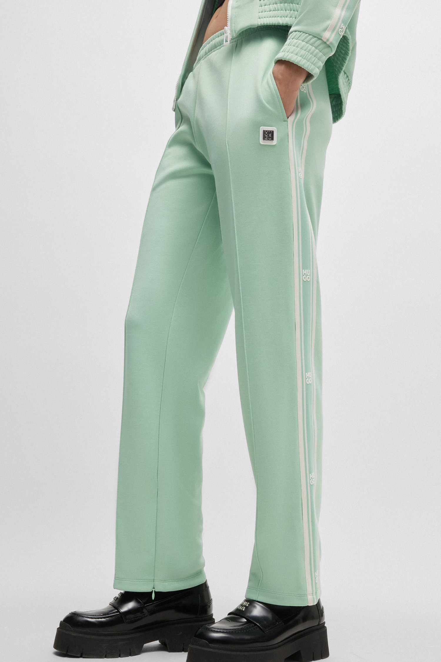 Жіночі м'ятні спортивні штани HUGO 50517117;331