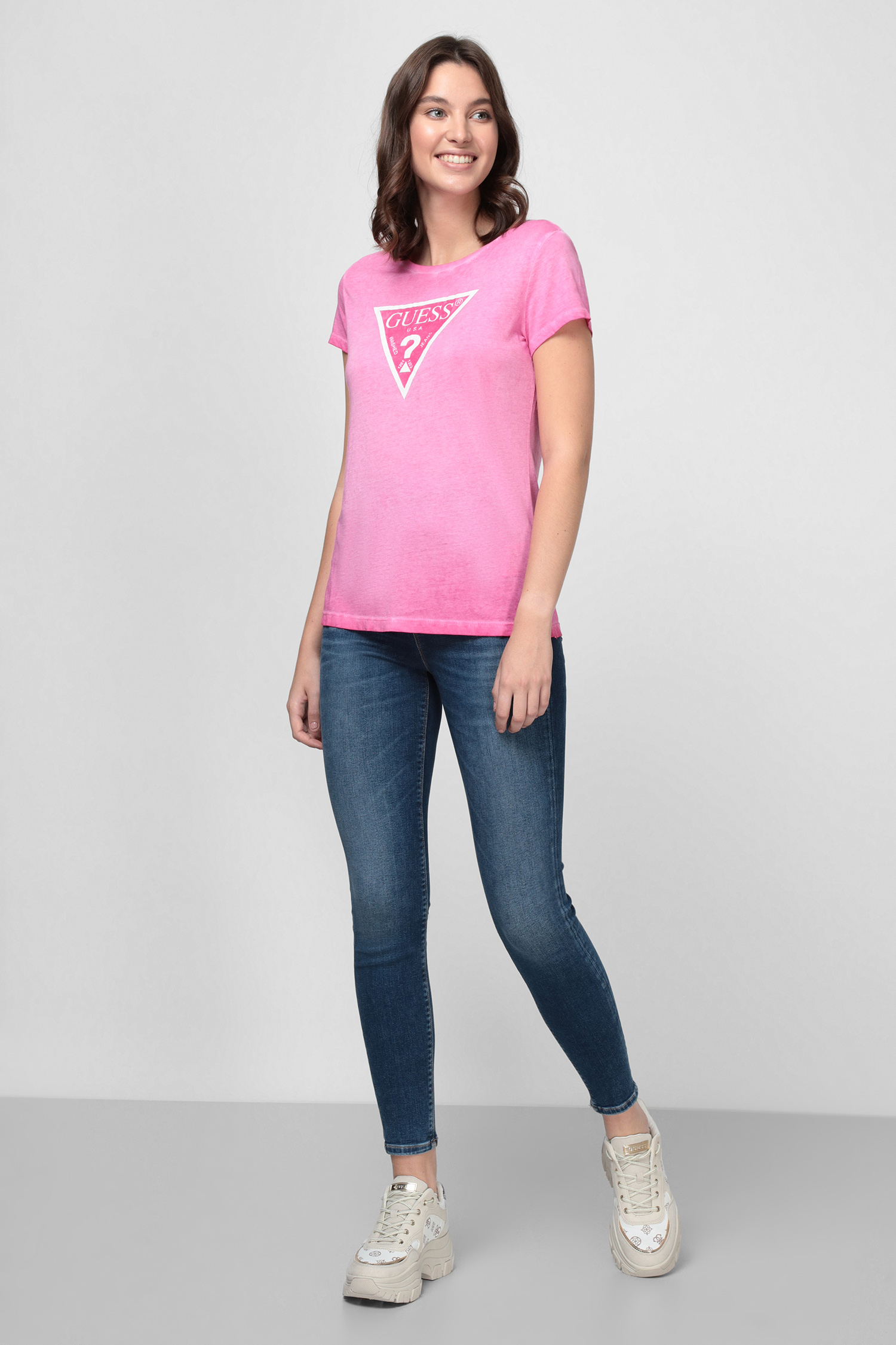 Женская розовая футболка Guess W0YI13.R5JK1;SOPK