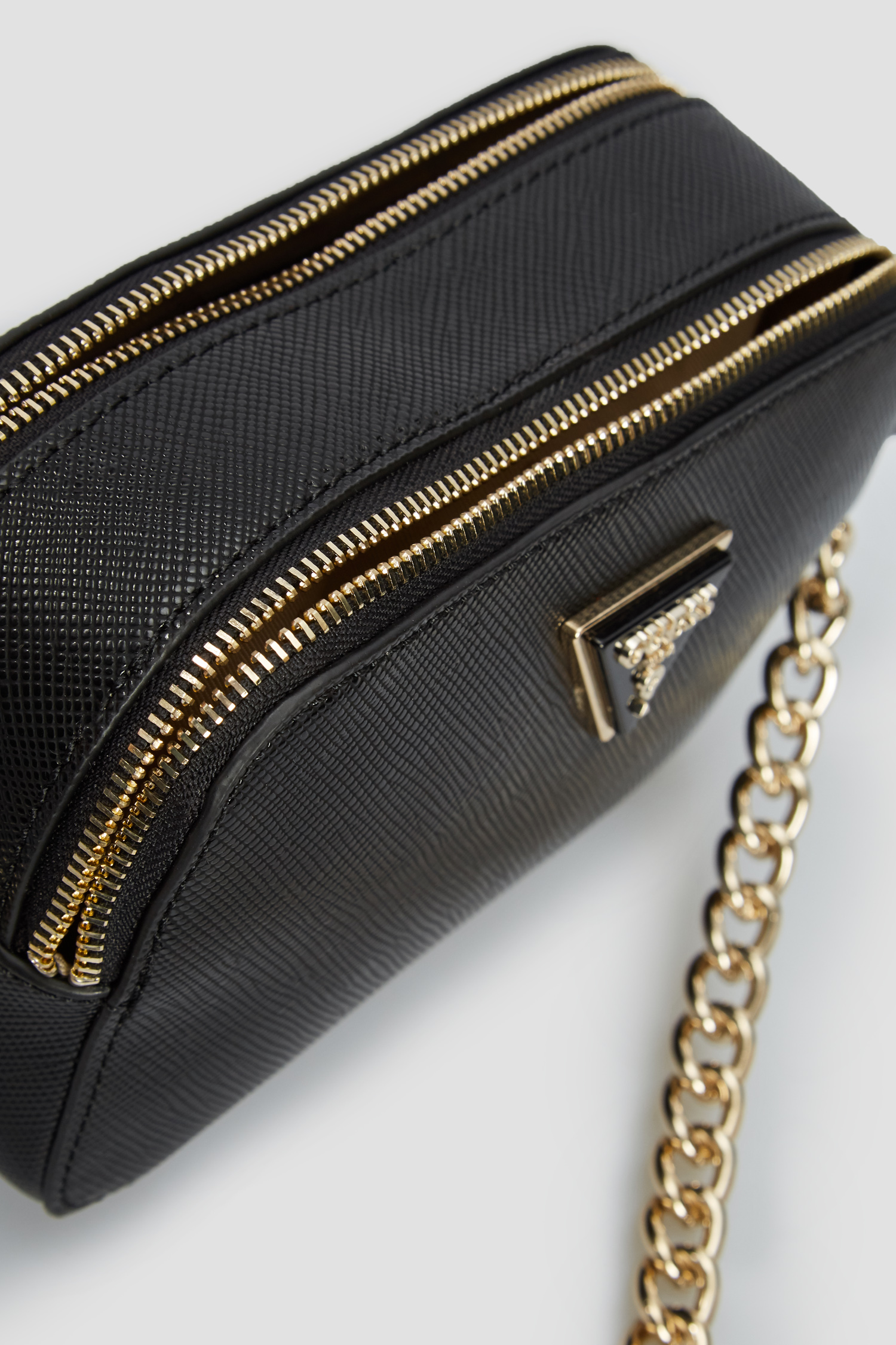 Жіноча чорна сумка Guess HWZG78.79140;BLA