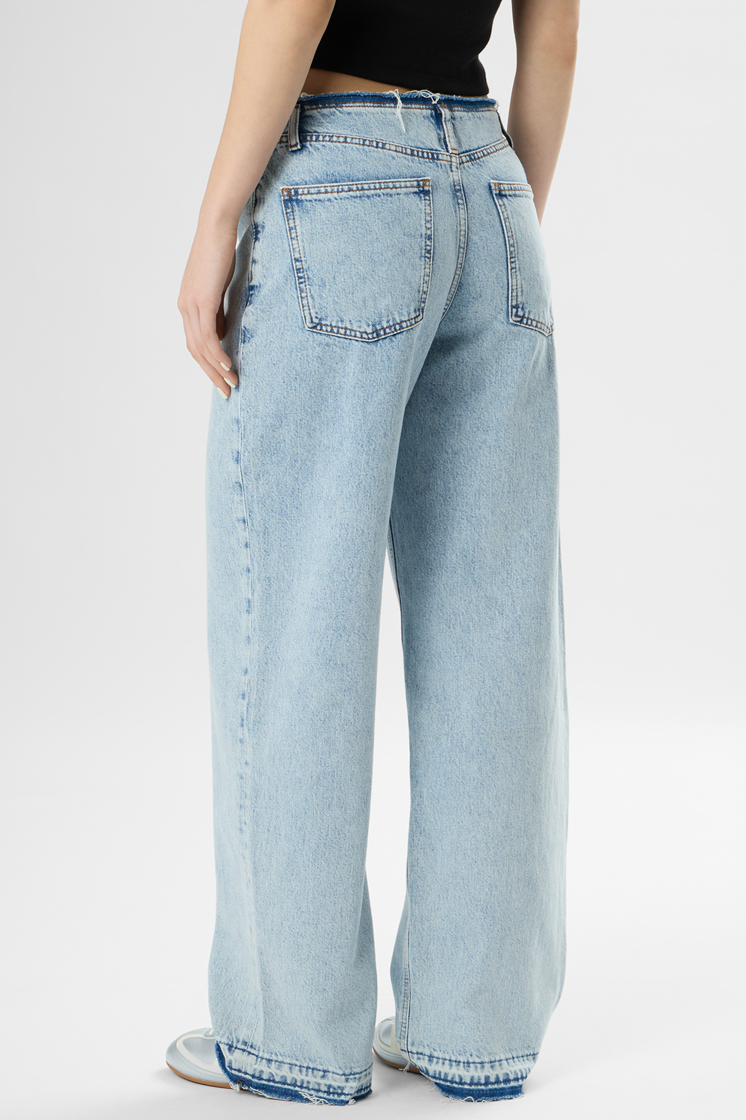 Женские голубые джинсы HUGO BLUE 50557022;450