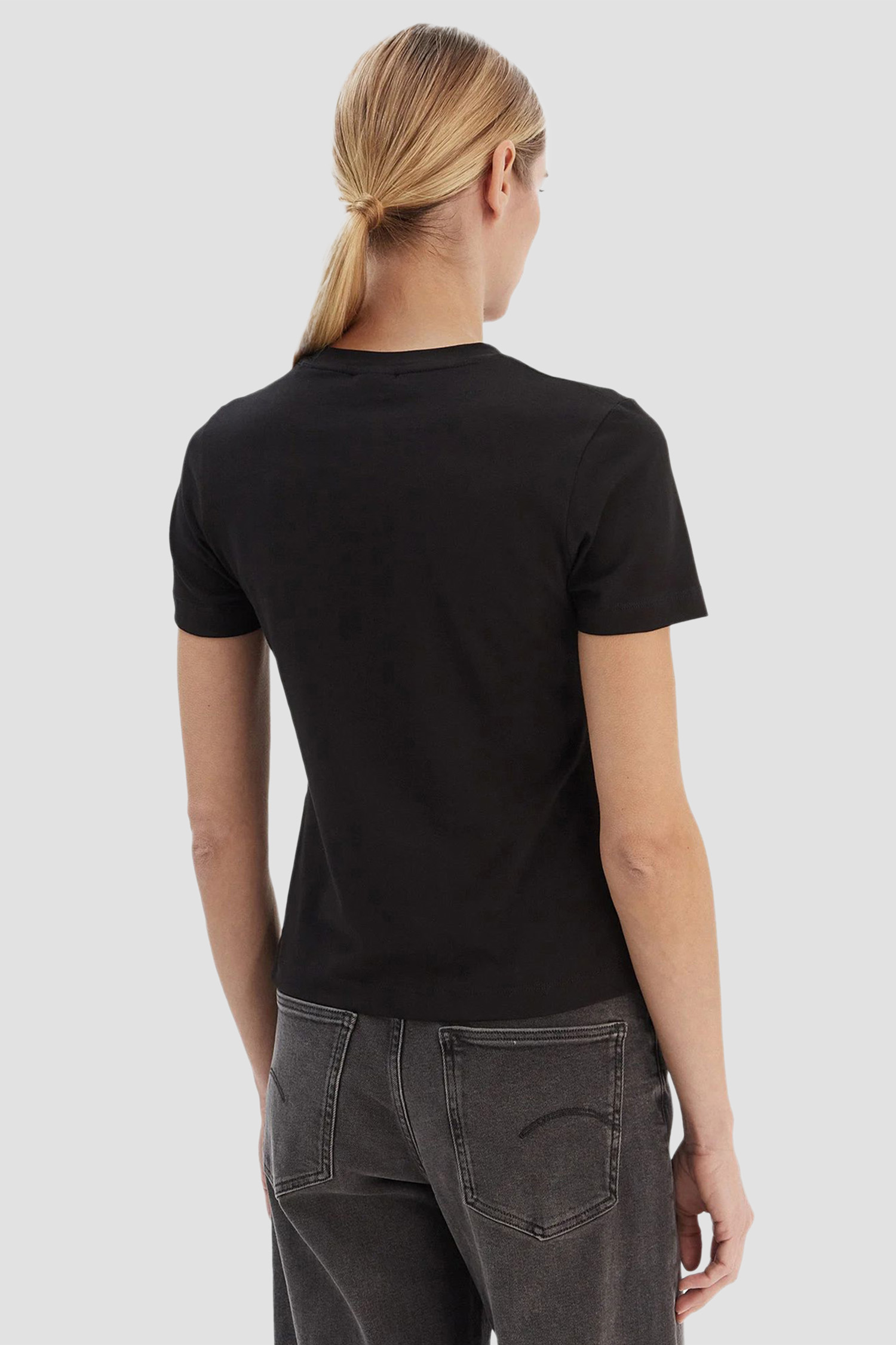 Жіноча чорна футболка Guess V6RI02.J1314;JBLK