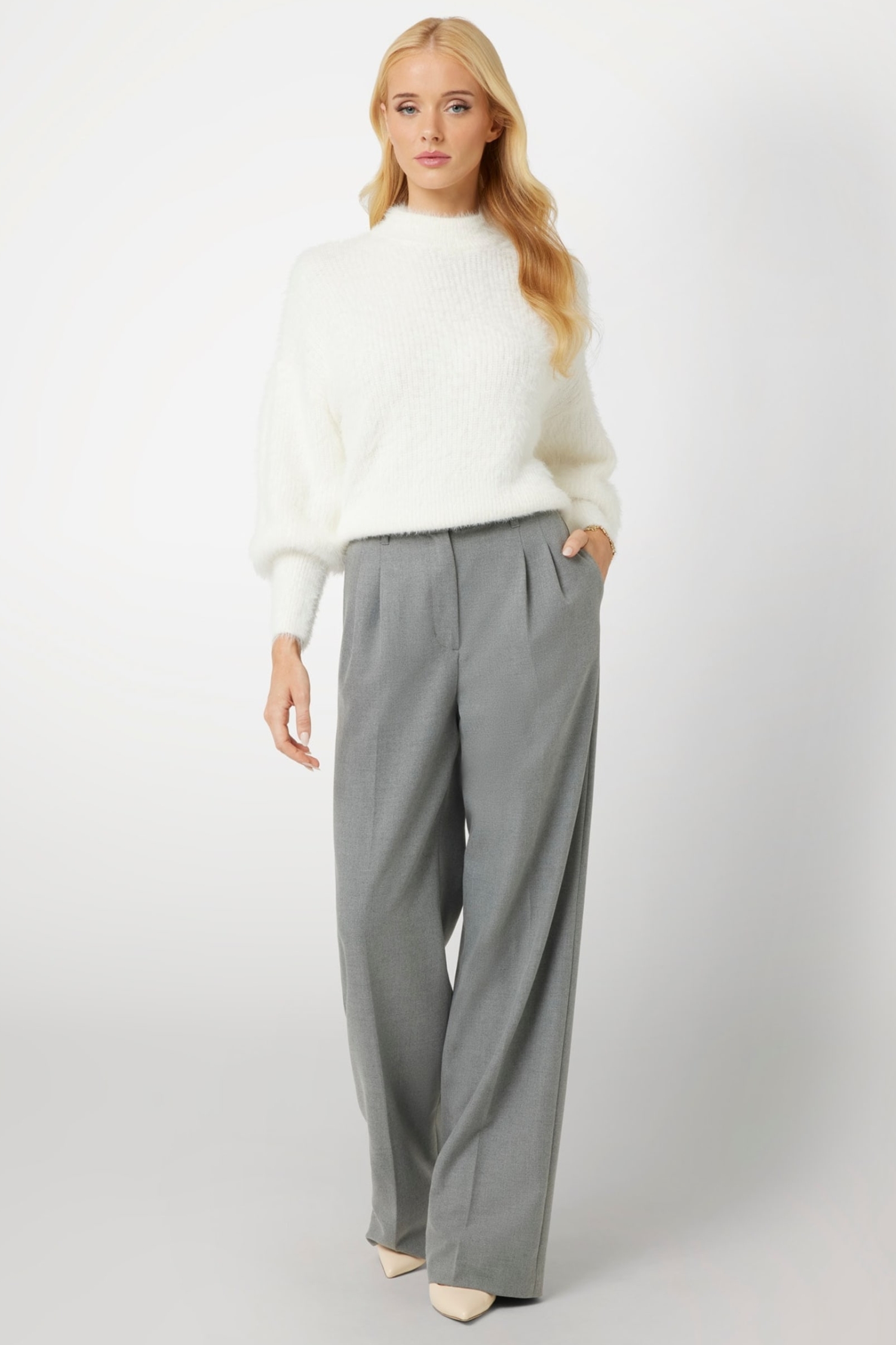 Женский белый свитер Guess W4BR25.Z3BH0;G012