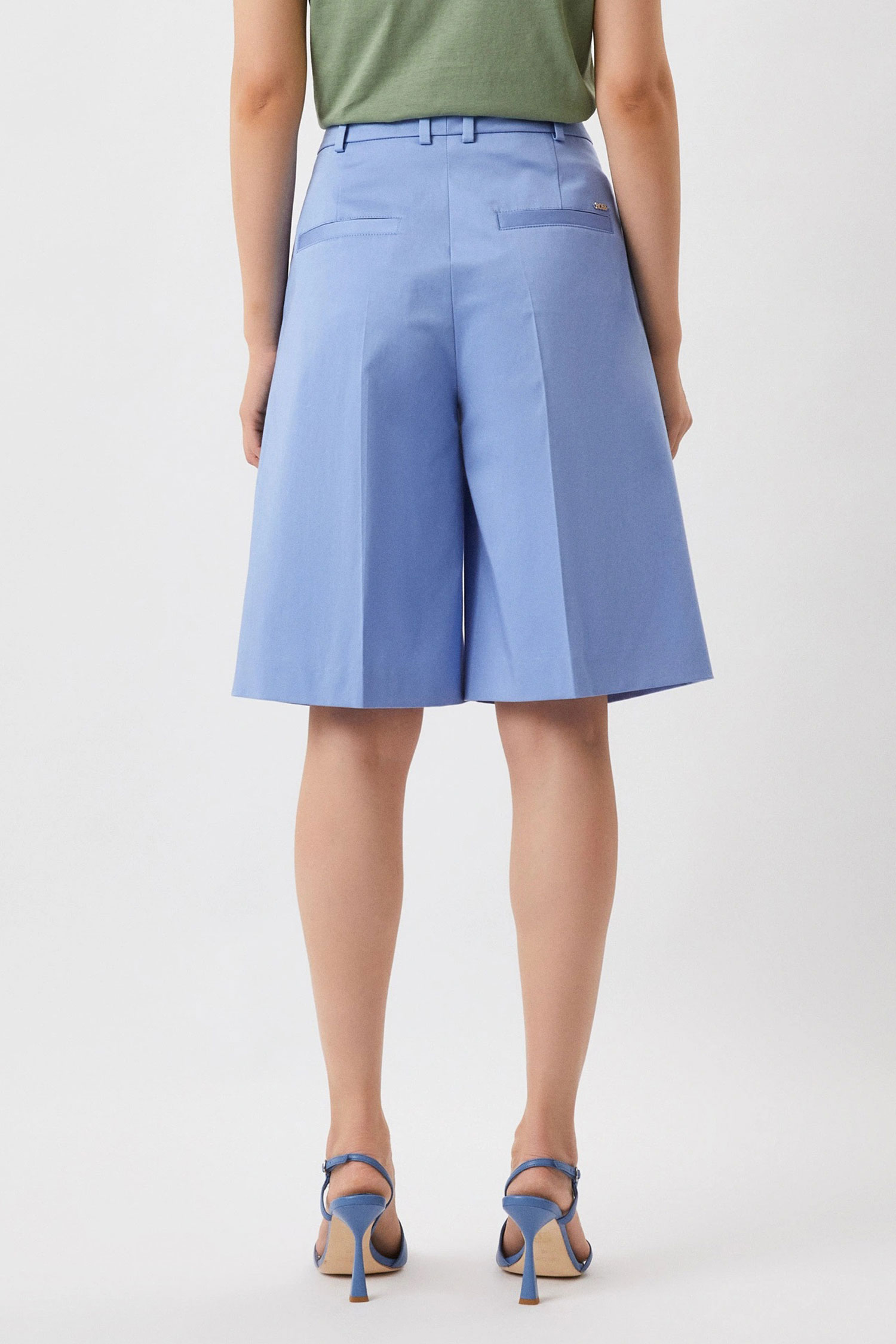 Женские голубые шорты BOSS 50486782;472