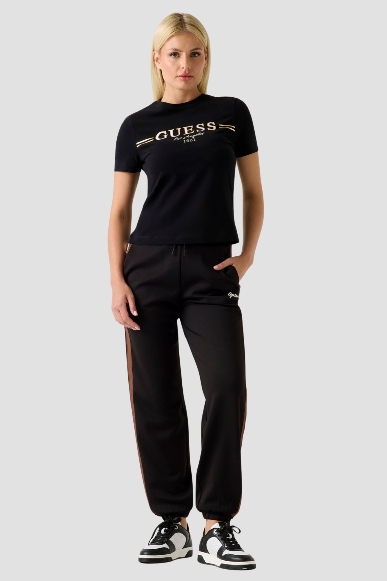 Жіноча чорна футболка Guess V5BI15.KA260;JBLK